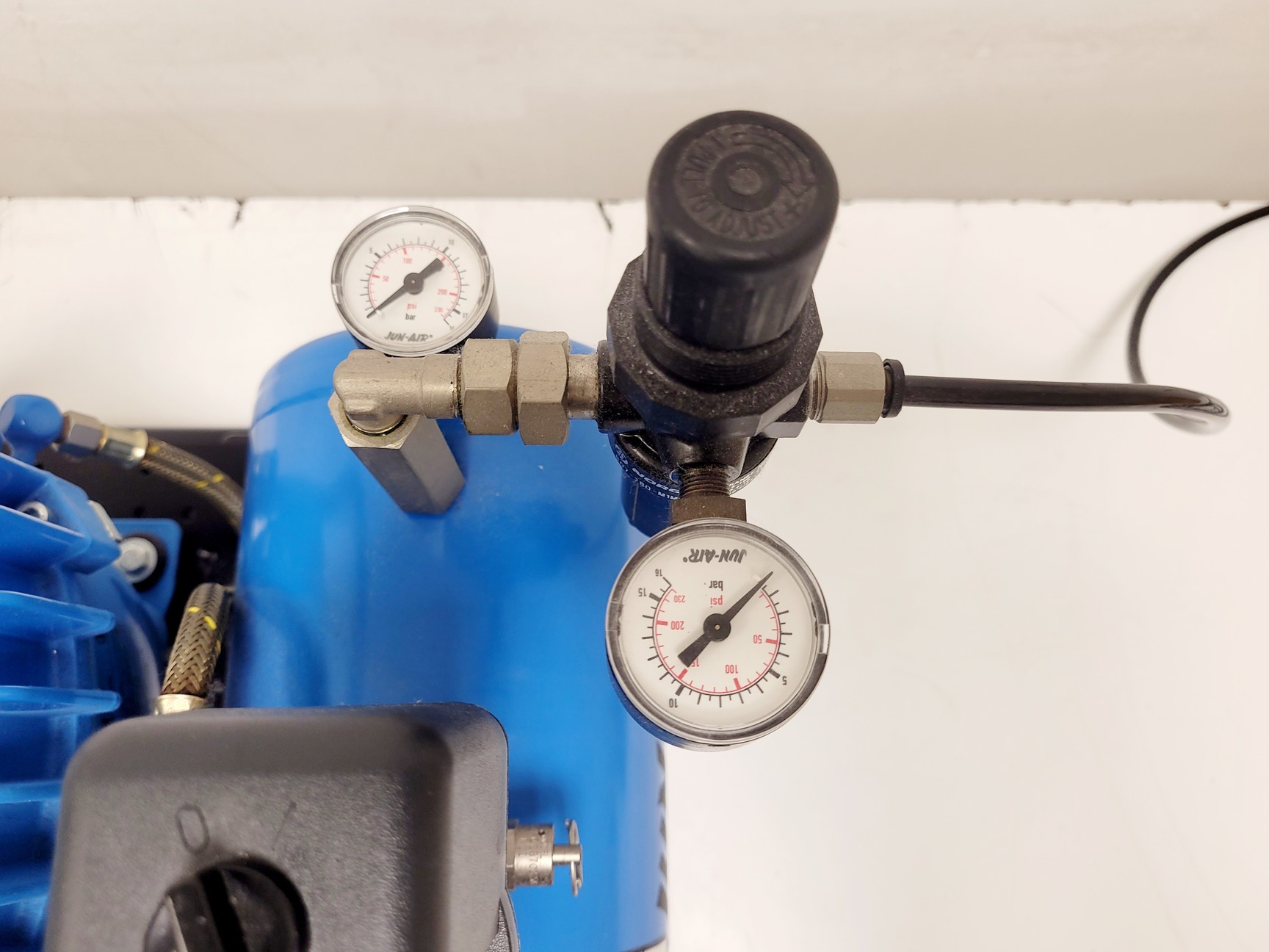 Image of TMC Anti-Vibration Table Model 63-530 w/ Jun-air 3-4 Air Compressor
