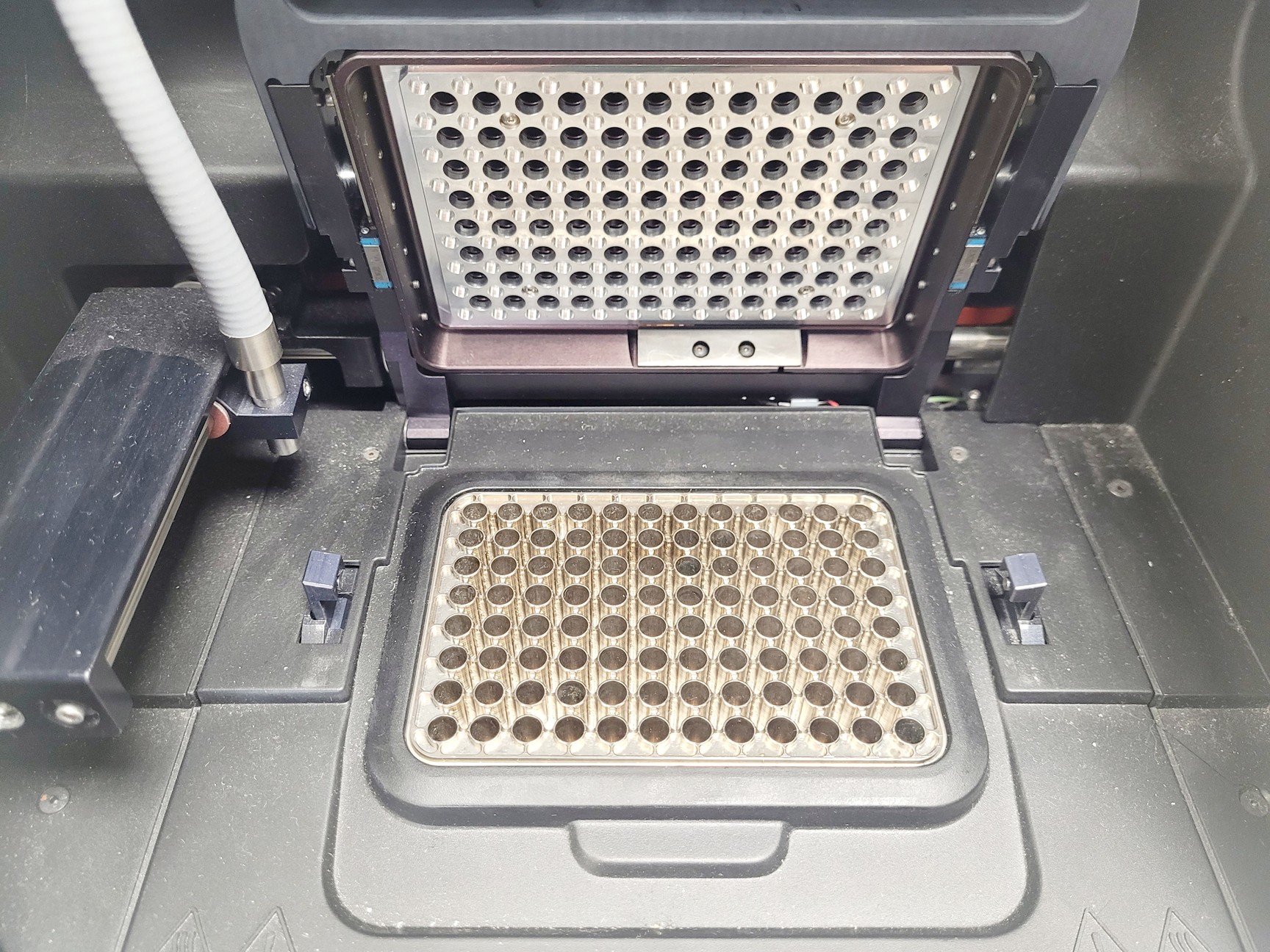 Image of Stratagene Multiplex Quantitative PCR System Model MX3005P Lab