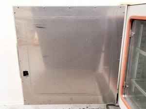 Thumbnail image of Sanyo MIR-162 Lab Incubator 