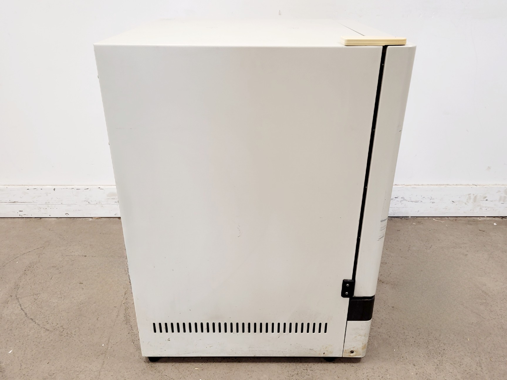 Image of Sanyo MIR-162 Lab Incubator 