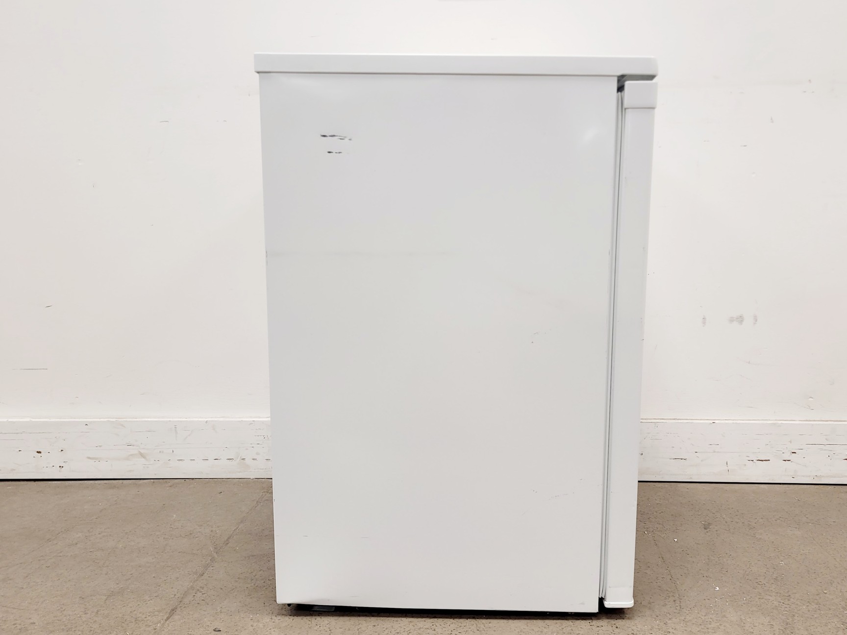 Image of Lec Medical LR111 Laboratory Refrigerator