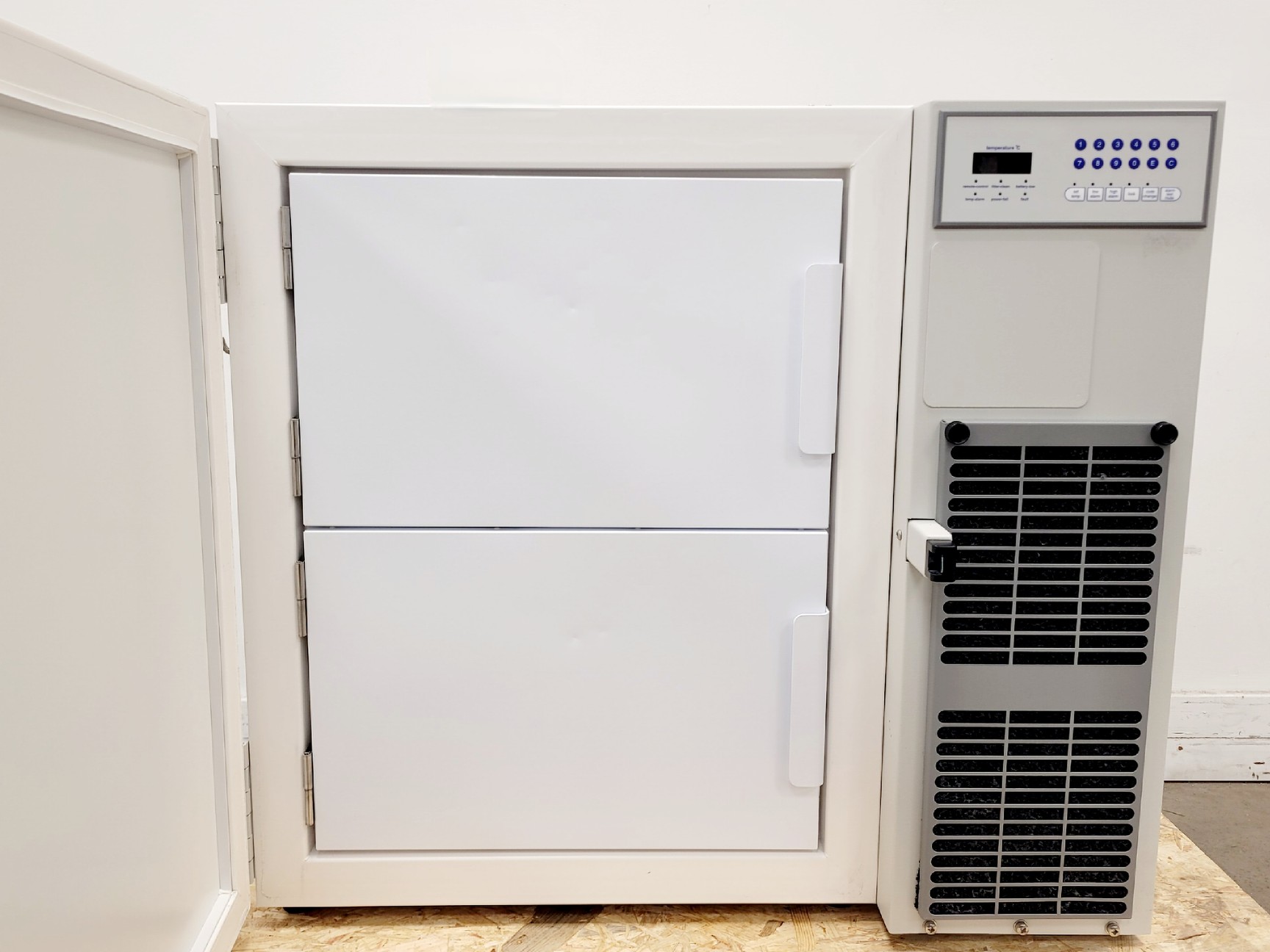 Image of Eppendorf CryoCube F101h-86 Ultra Low Temperature Freezer