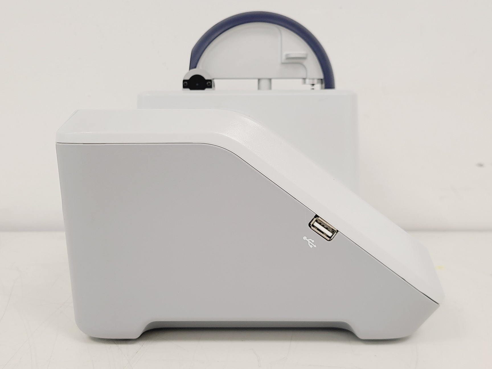Image of Thermo Scientific NanoDrop Lite Plus Spectrophotometer (2022) Lab