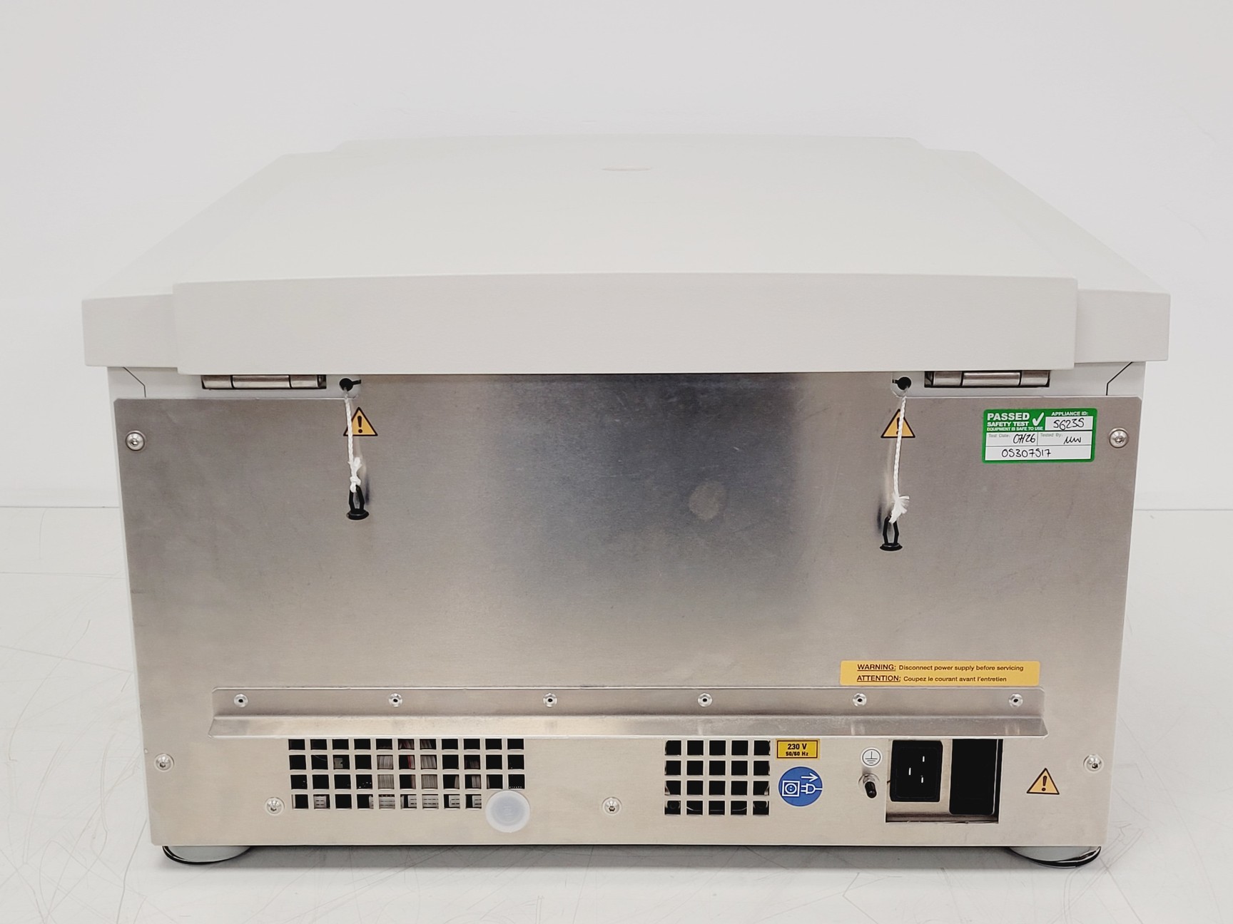 Image of Thermo Scientific Heraeus Megafuge 40 Centrifuge w/ 75003017 Rotor 4200RPM 