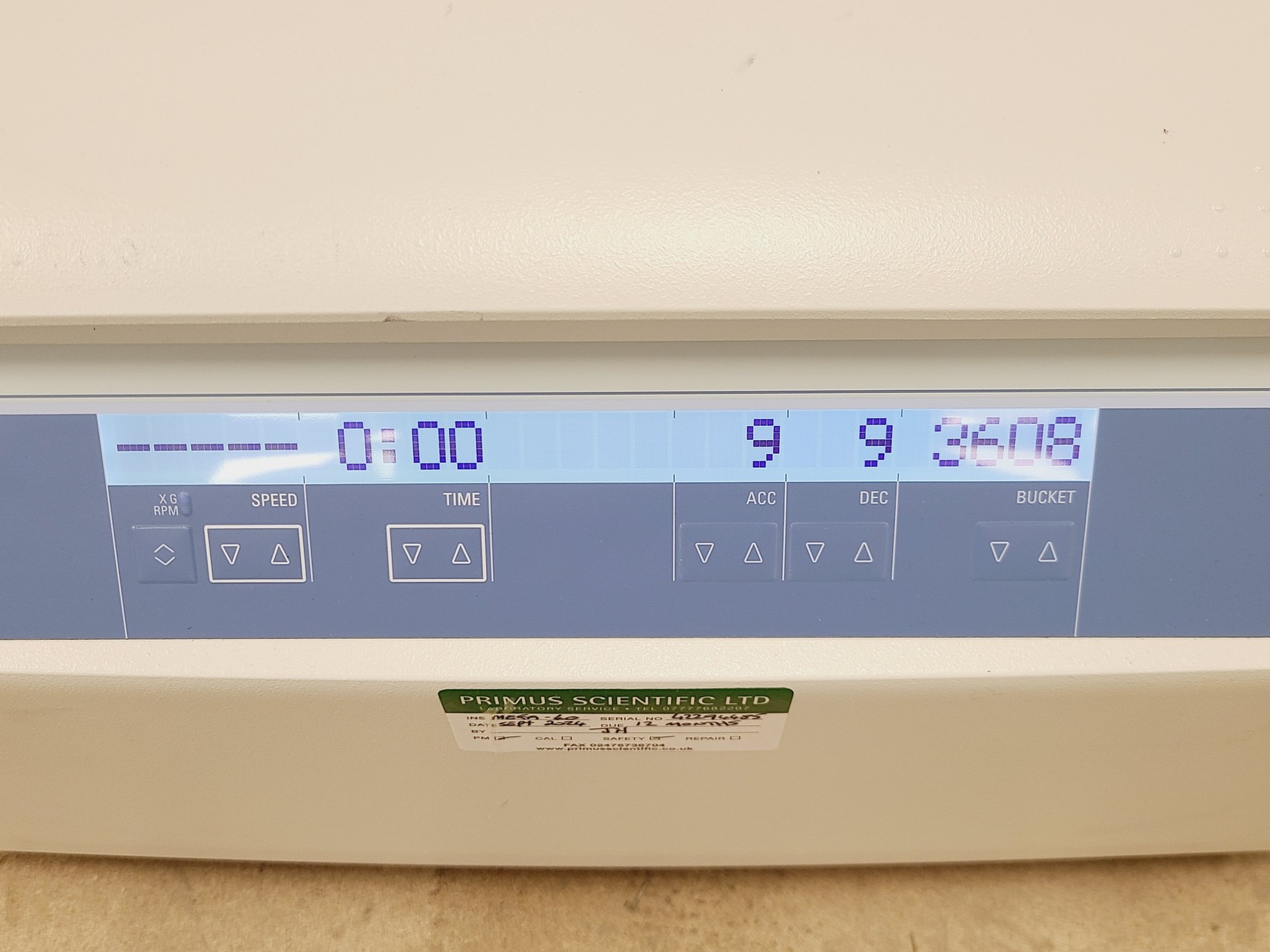 Image of Thermo Scientific Heraeus Megafuge 40 Centrifuge w/ 75003017 Rotor 4200RPM 