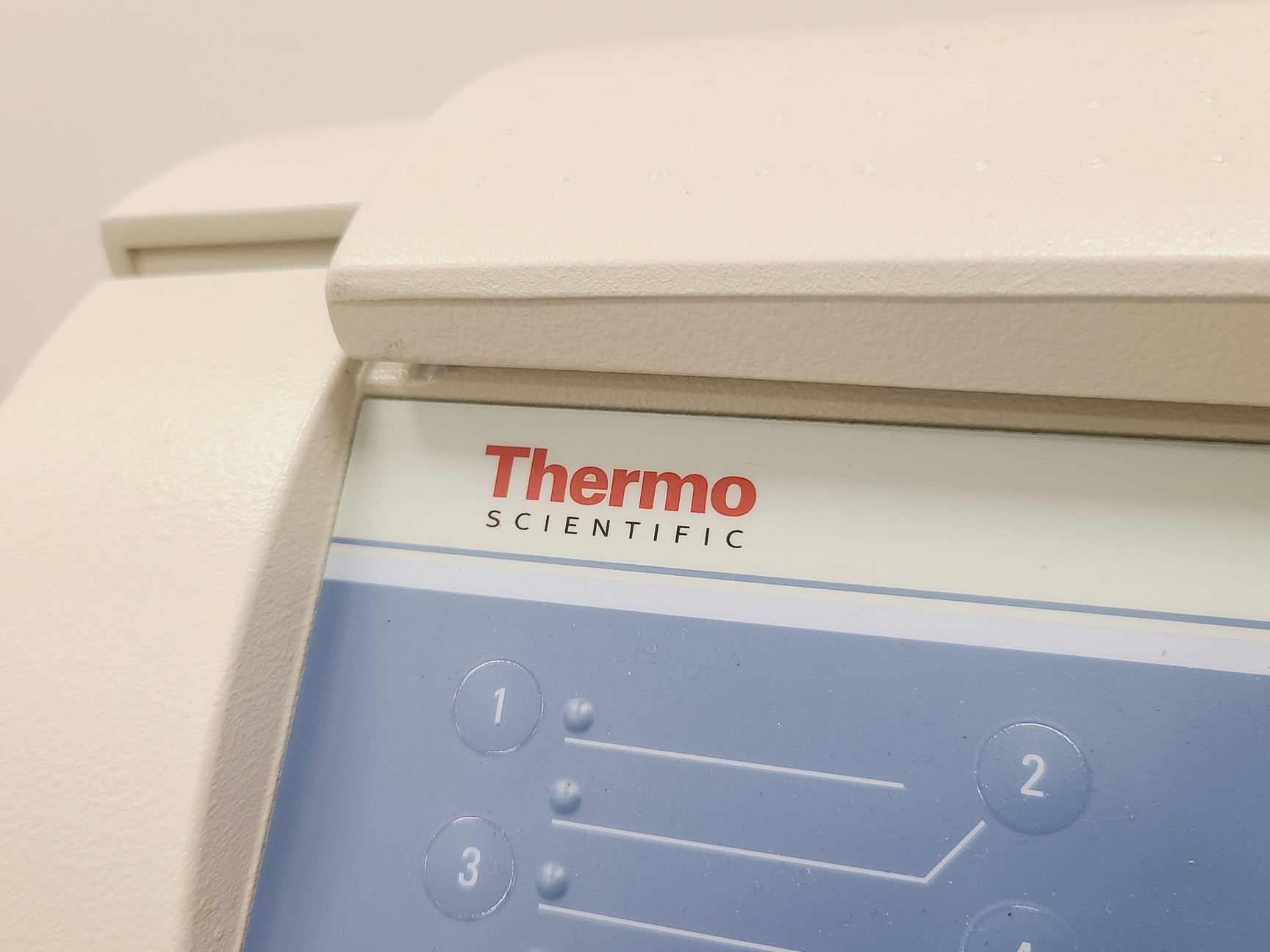 Image of Thermo Scientific Heraeus Megafuge 40 Centrifuge w/ 75003017 Rotor 4200RPM 