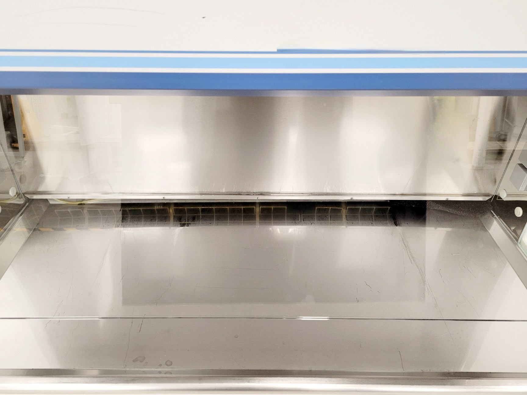 Image of Thermo Scientific Safe 2020 1.5 Safety Cabinet w/ Stand Lab