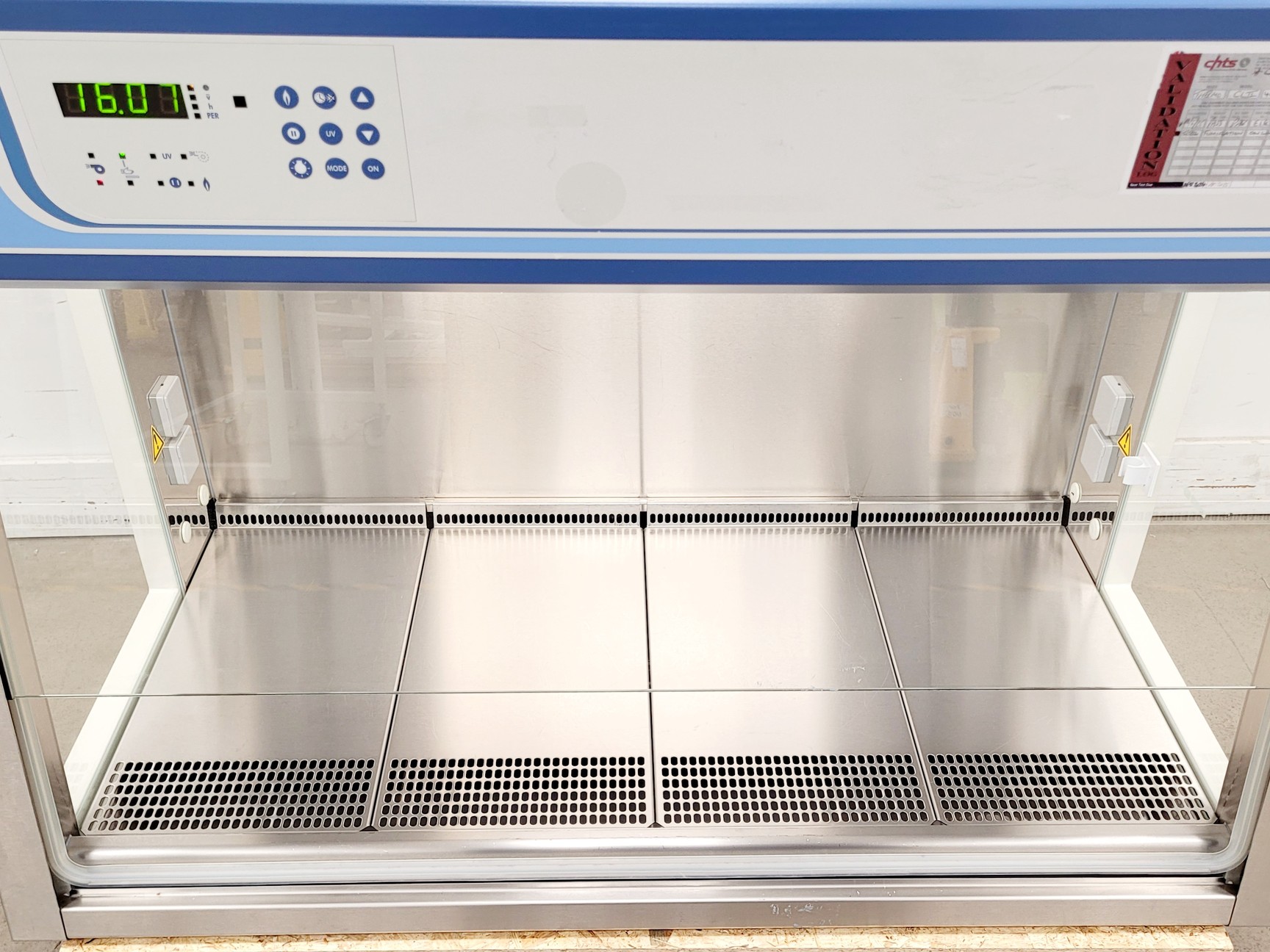 Image of Thermo Scientific Safe 2020 1.2 Safety Cabinet w/ Stand Lab