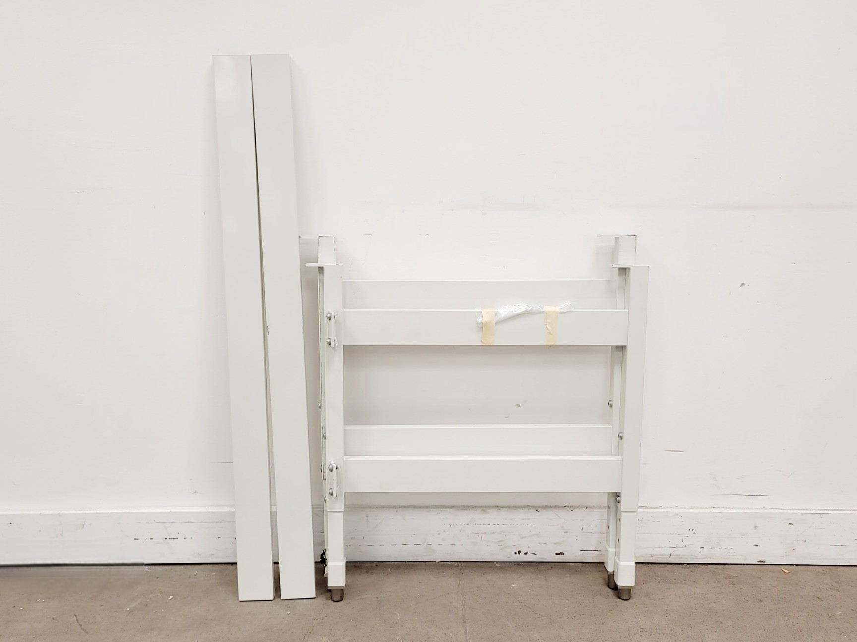 Image of Thermo Scientific Safe 2020 1.2 Safety Cabinet w/ Stand Lab