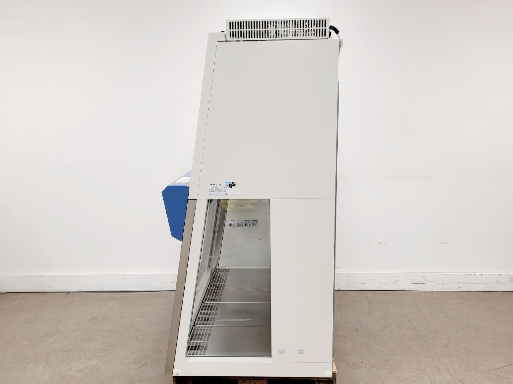 Image of Thermo Scientific Safe 2020 1.2 Safety Cabinet w/ Stand Lab