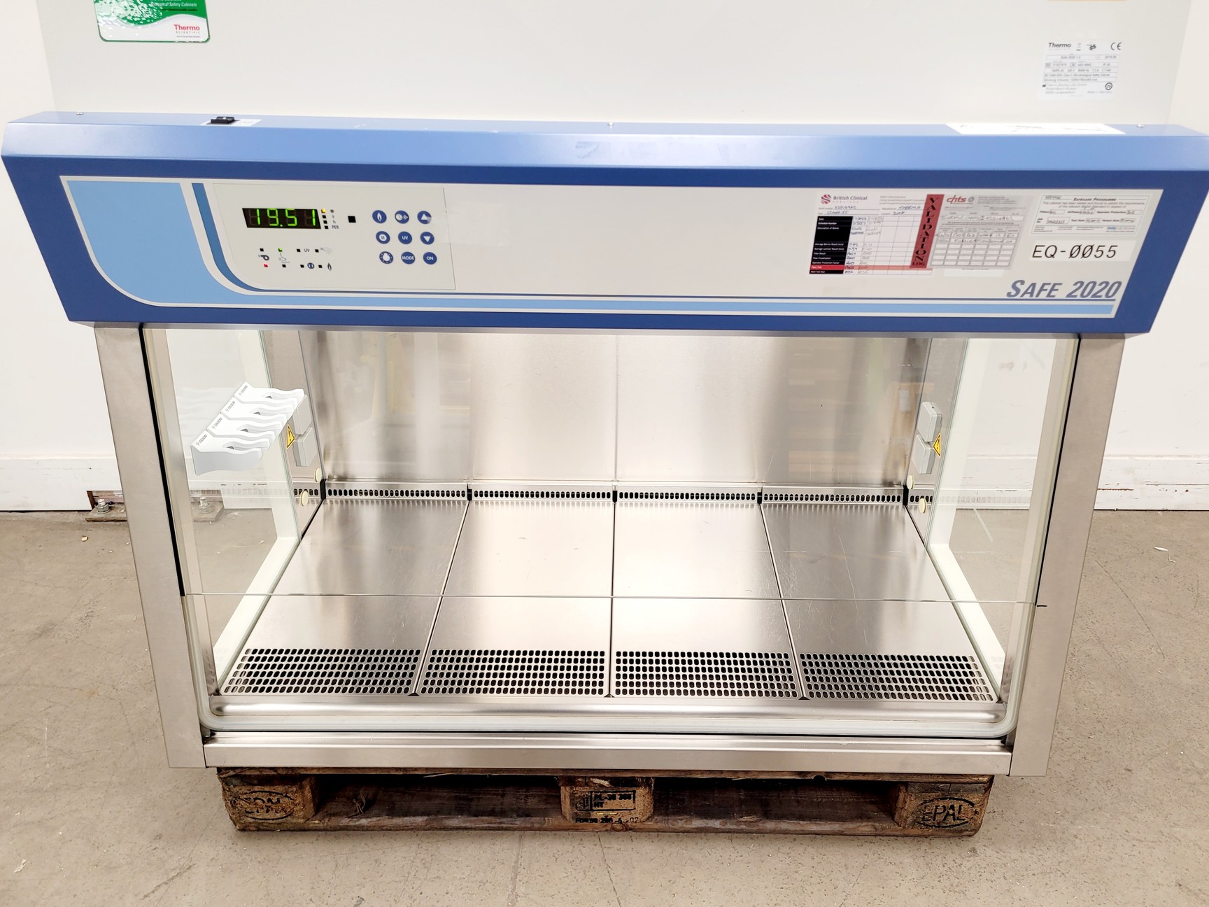 Image of Thermo Scientific Safe 2020 1.2 Safety Cabinet w/ Stand Lab