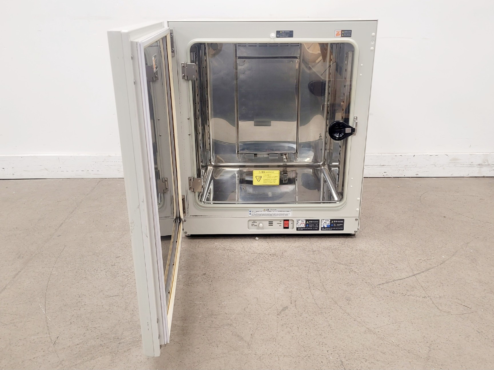 Image of Sanyo CO2 Incubator Model MCO-20AIC Lab