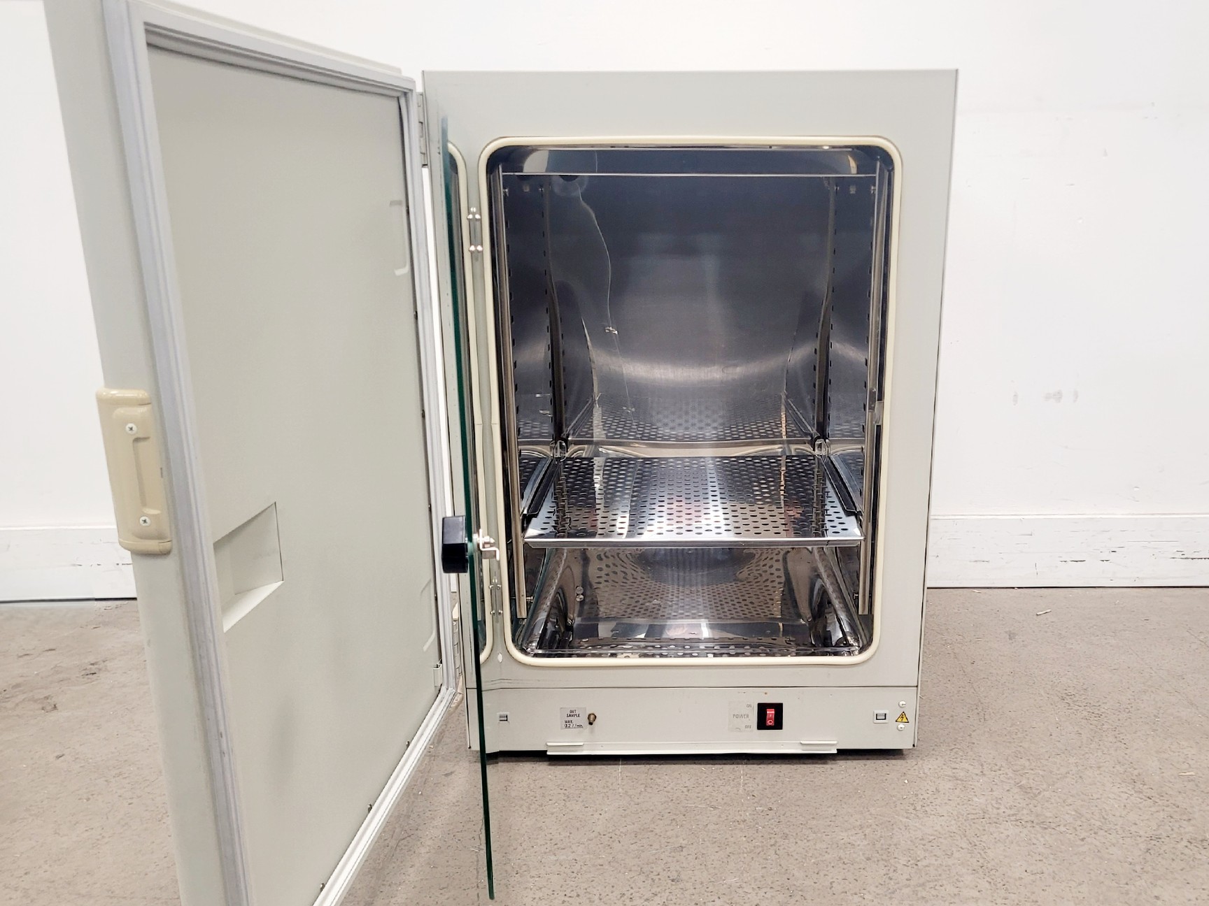 Image of Sanyo CO2 Incubator Model MCO-17AIC Lab