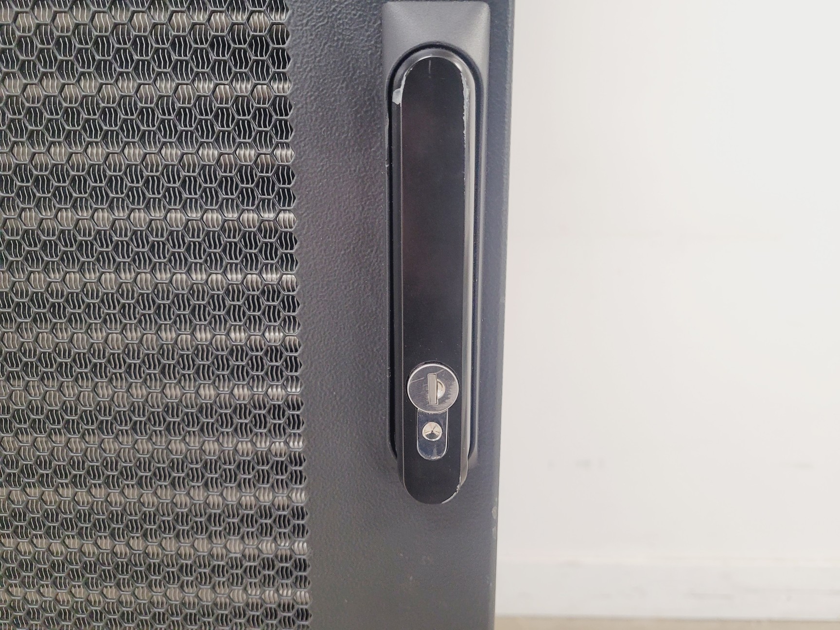 Image of Emerson Network Power CoolDoor Server Rack P/N: DCD35A6E30A001