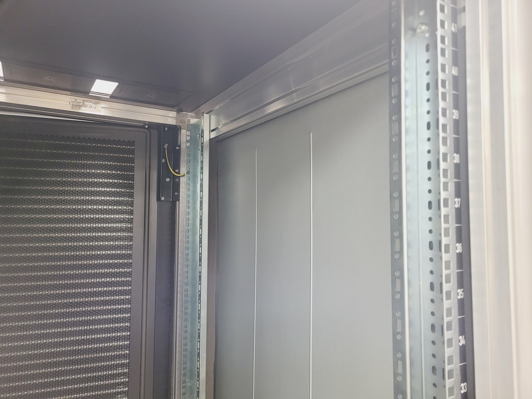 Image of Emerson Network Power CoolDoor Server Rack P/N: DCD35A6E30A001