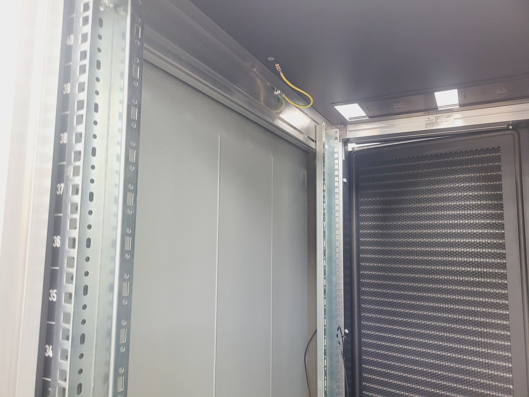 Image of Emerson Network Power CoolDoor Server Rack P/N: DCD35A6E30A001