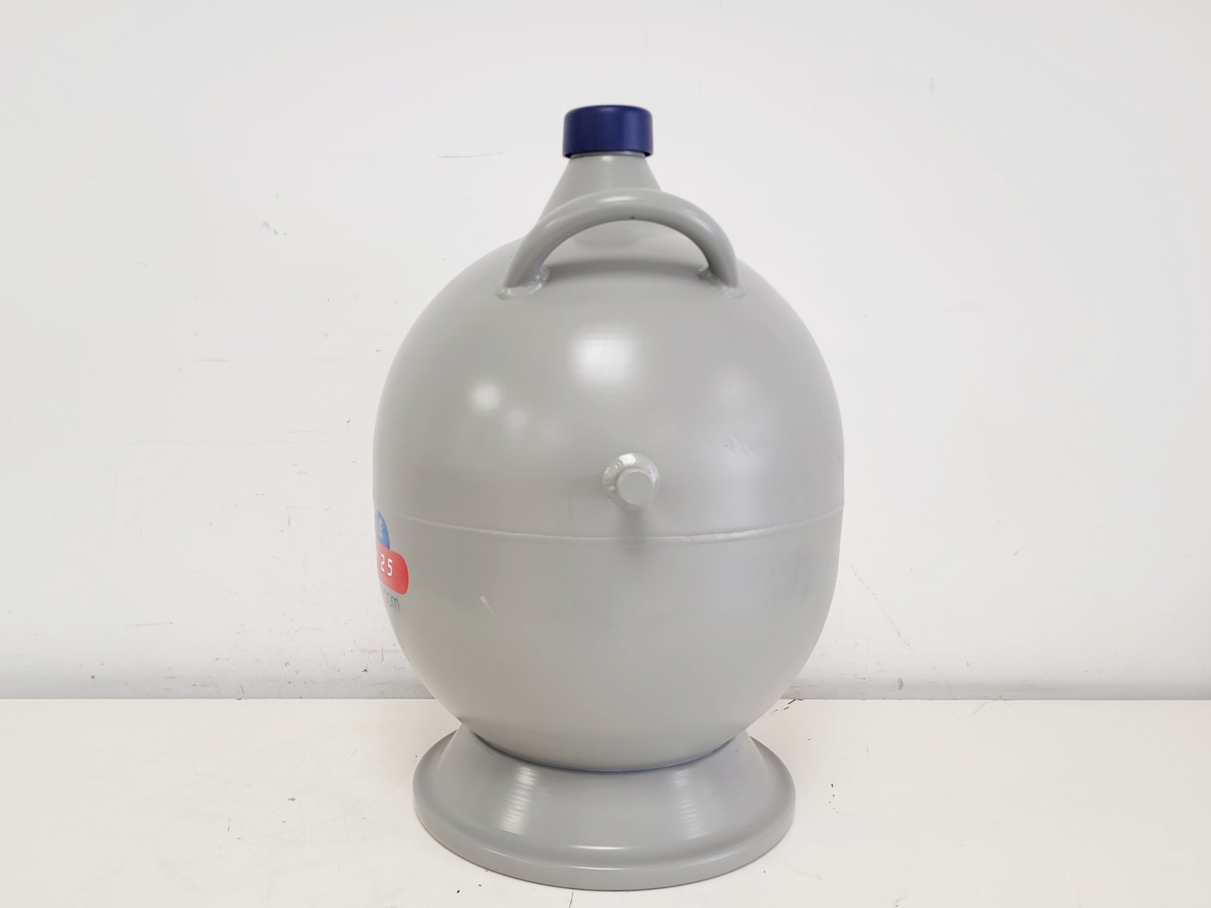 Image of Statebourne Cryolab 25 Portable Liquid Nitrogen Tank w/ Trolley 