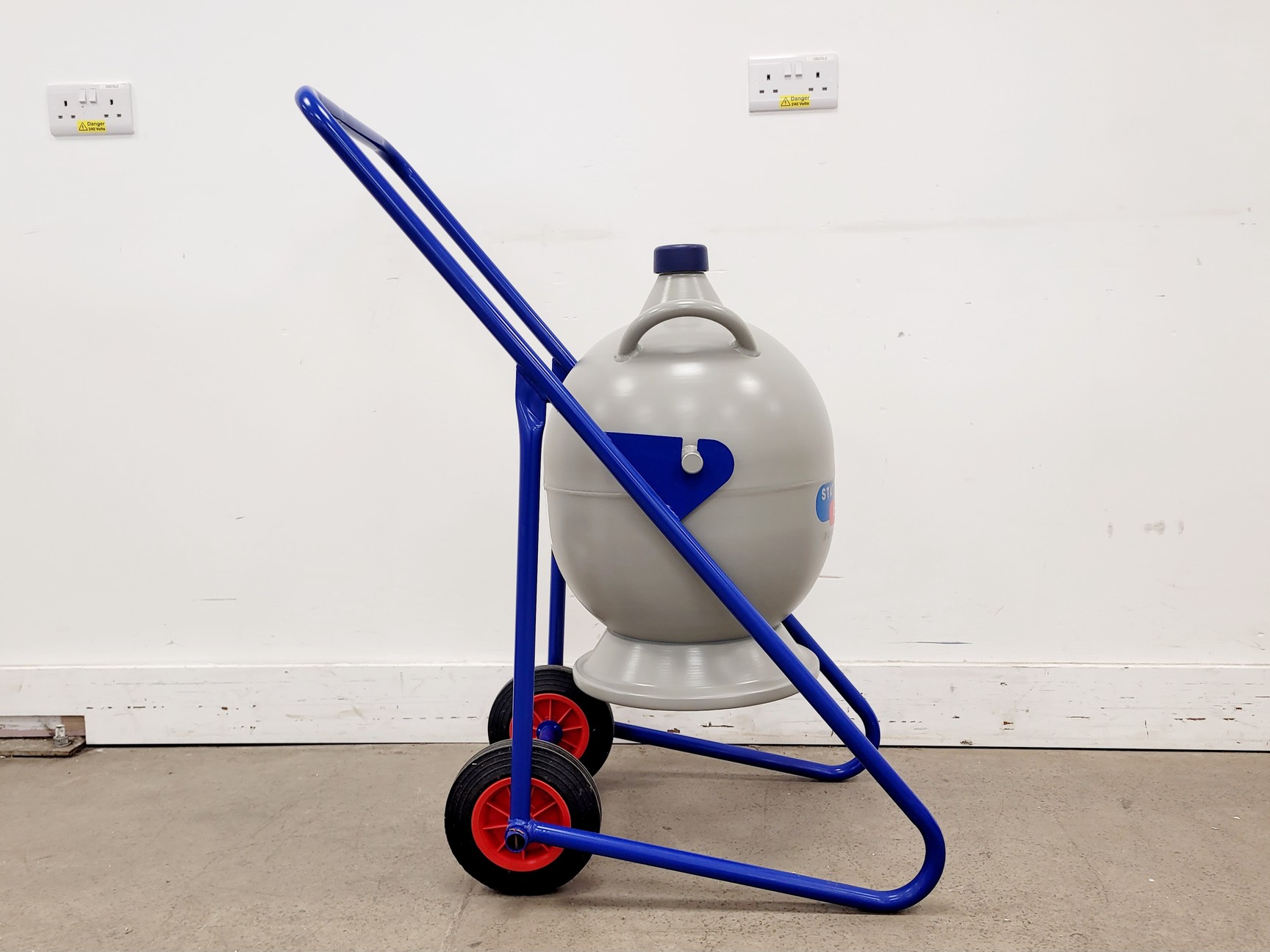 Image of Statebourne Cryolab 25 Portable Liquid Nitrogen Tank w/ Trolley 