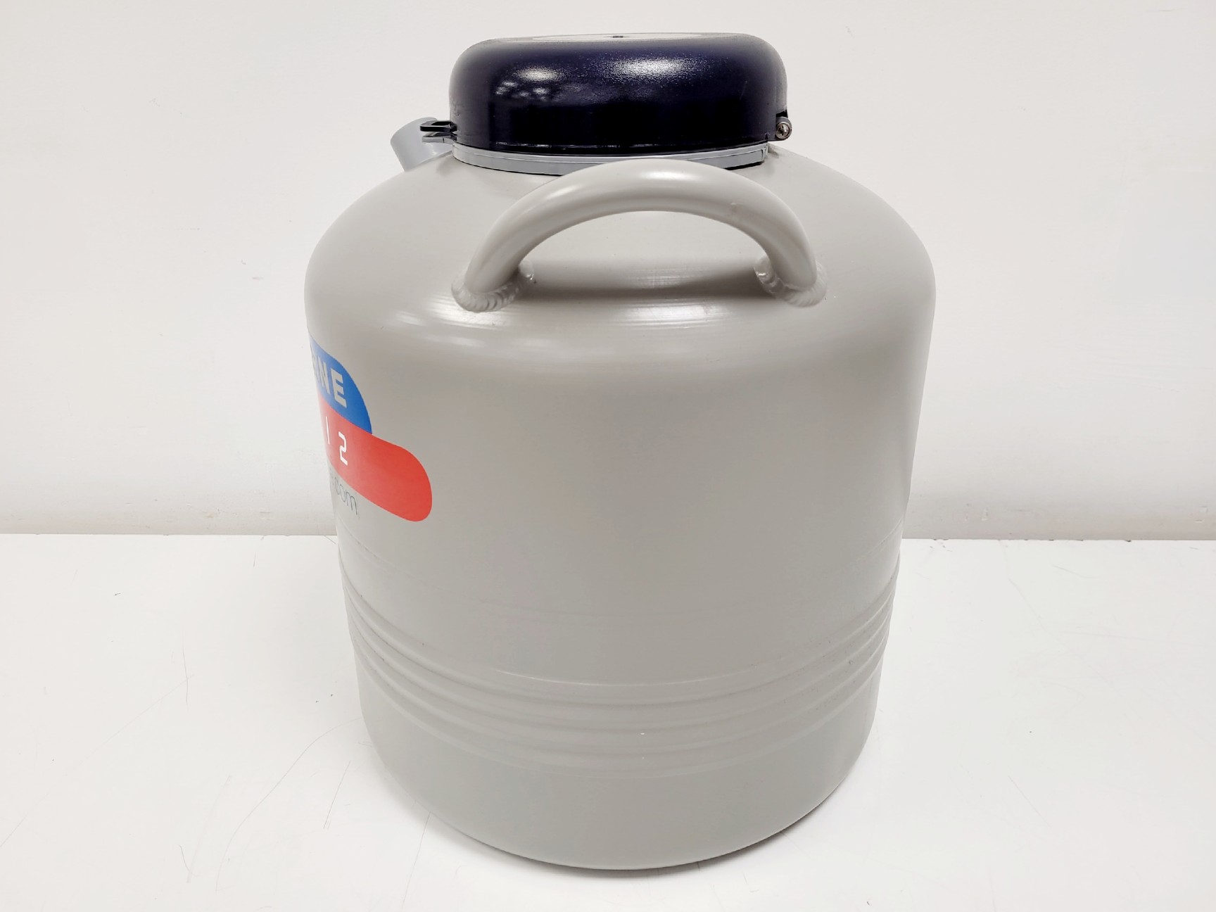 Image of Statebourne Bio 12 Liquid Nitrogen Dewar 12L