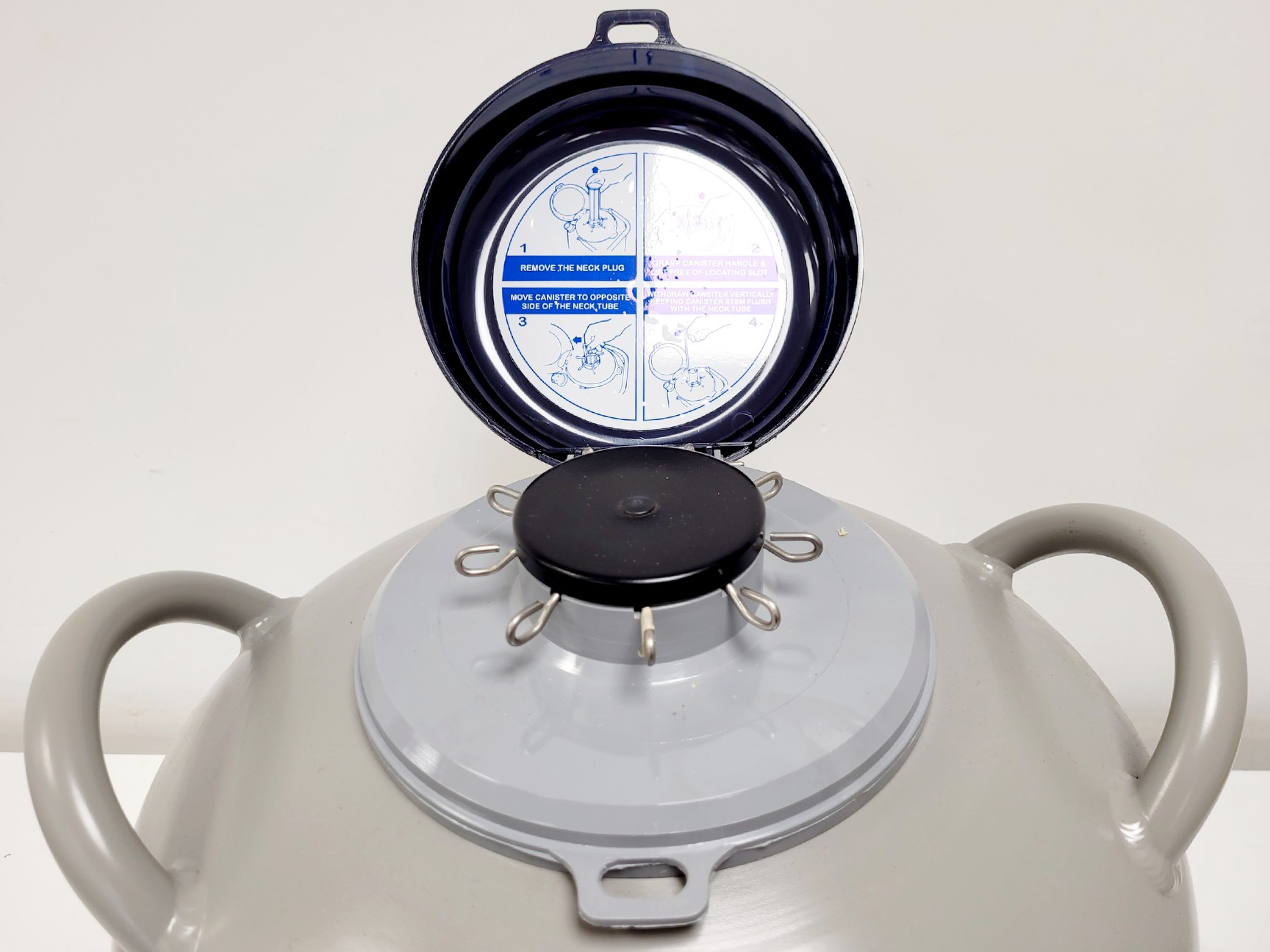 Image of Statebourne Bio 12 Liquid Nitrogen Dewar 12L