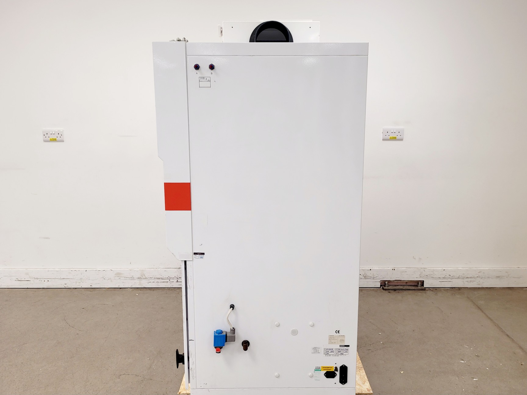 Image of Microflow Model M51424/2 Class II Biological Safety Cabinet Lab