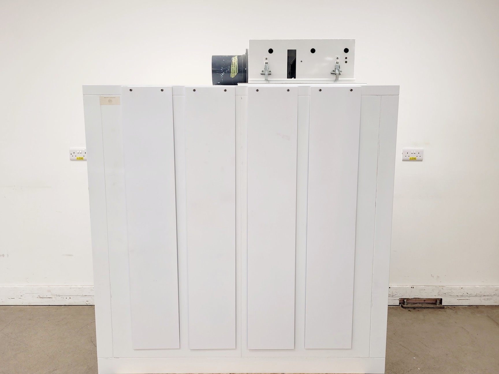 Image of Microflow Model M51424/2 Class II Biological Safety Cabinet Lab