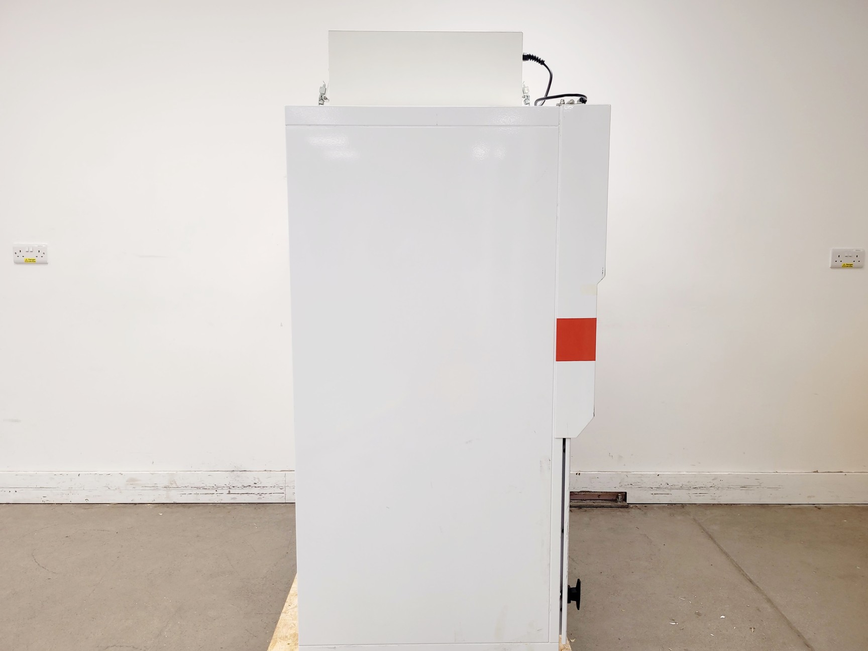 Image of Microflow Model M51424/2 Class II Biological Safety Cabinet Lab