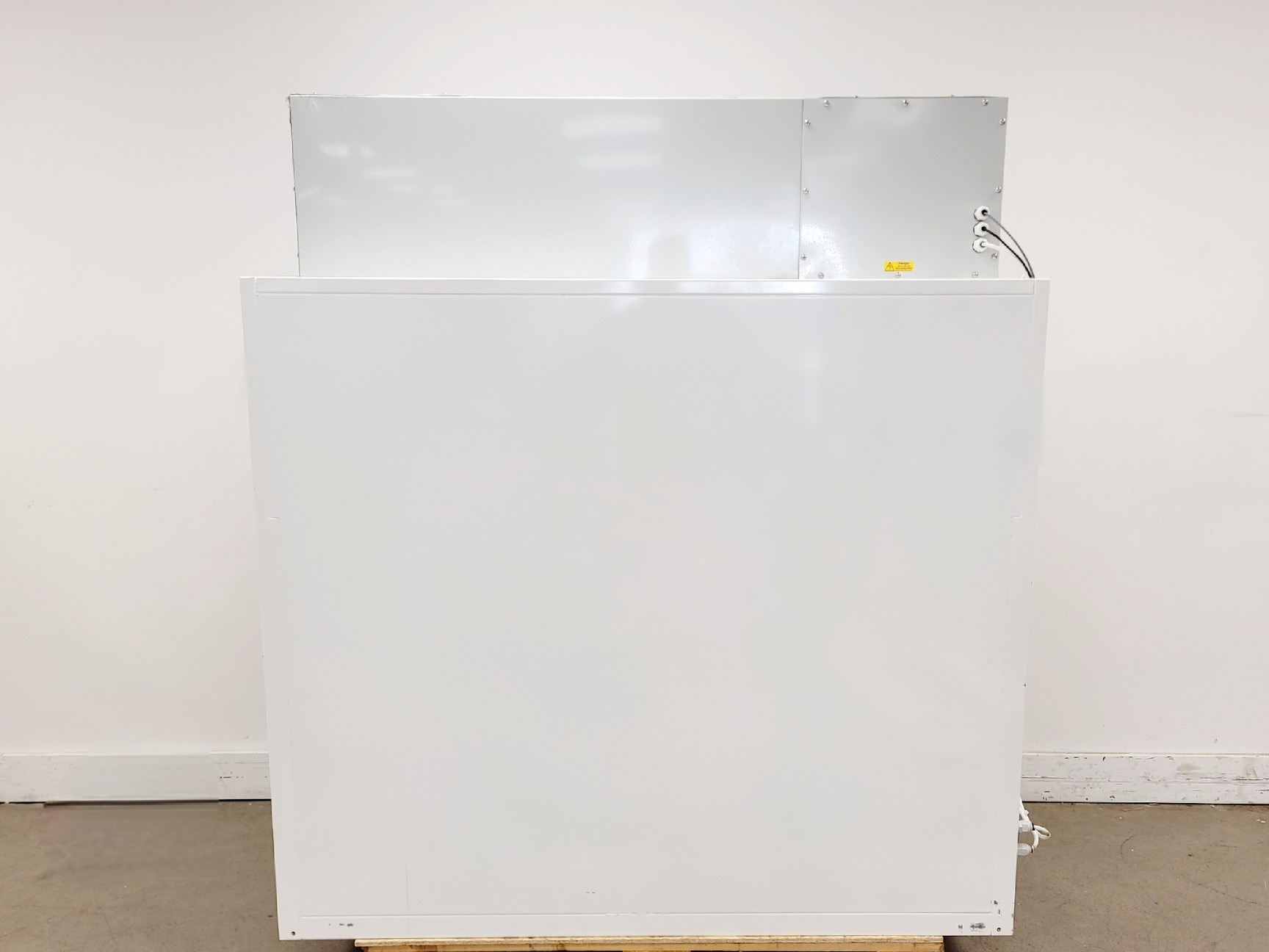 Image of CAS BioMAT 2 1500 Class II Microbiological Safety Cabinet w/ Stand Lab