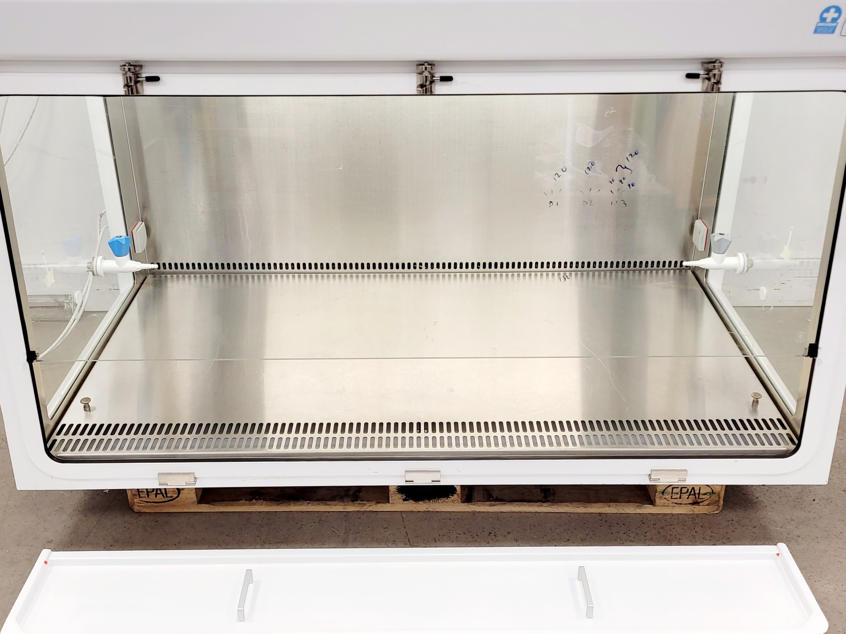 Image of CAS BioMAT 2 1500 Class II Microbiological Safety Cabinet w/ Stand Lab