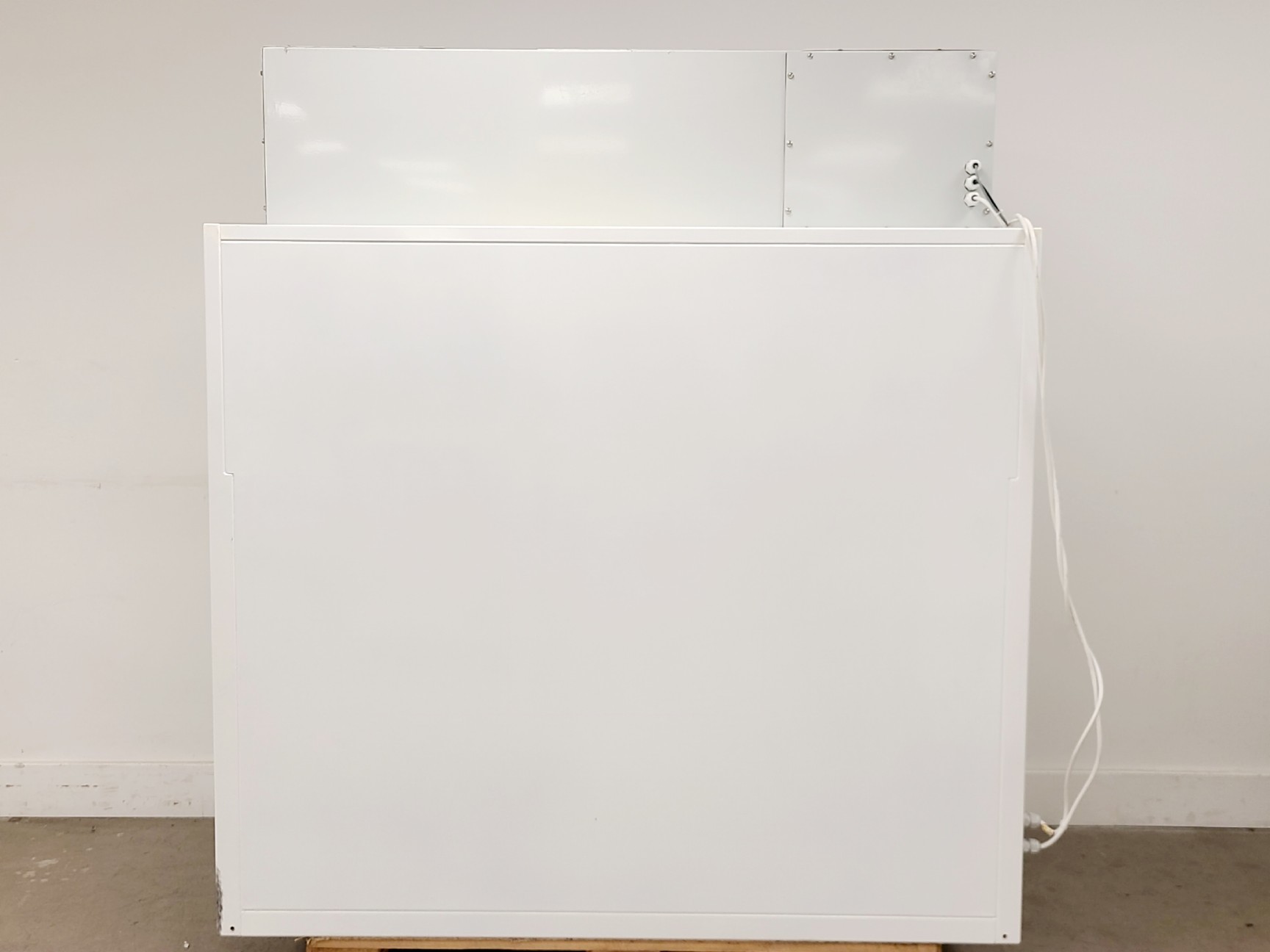 Image of CAS BioMAT 2 1500 Class II Microbiological Safety Cabinet w/ Stand