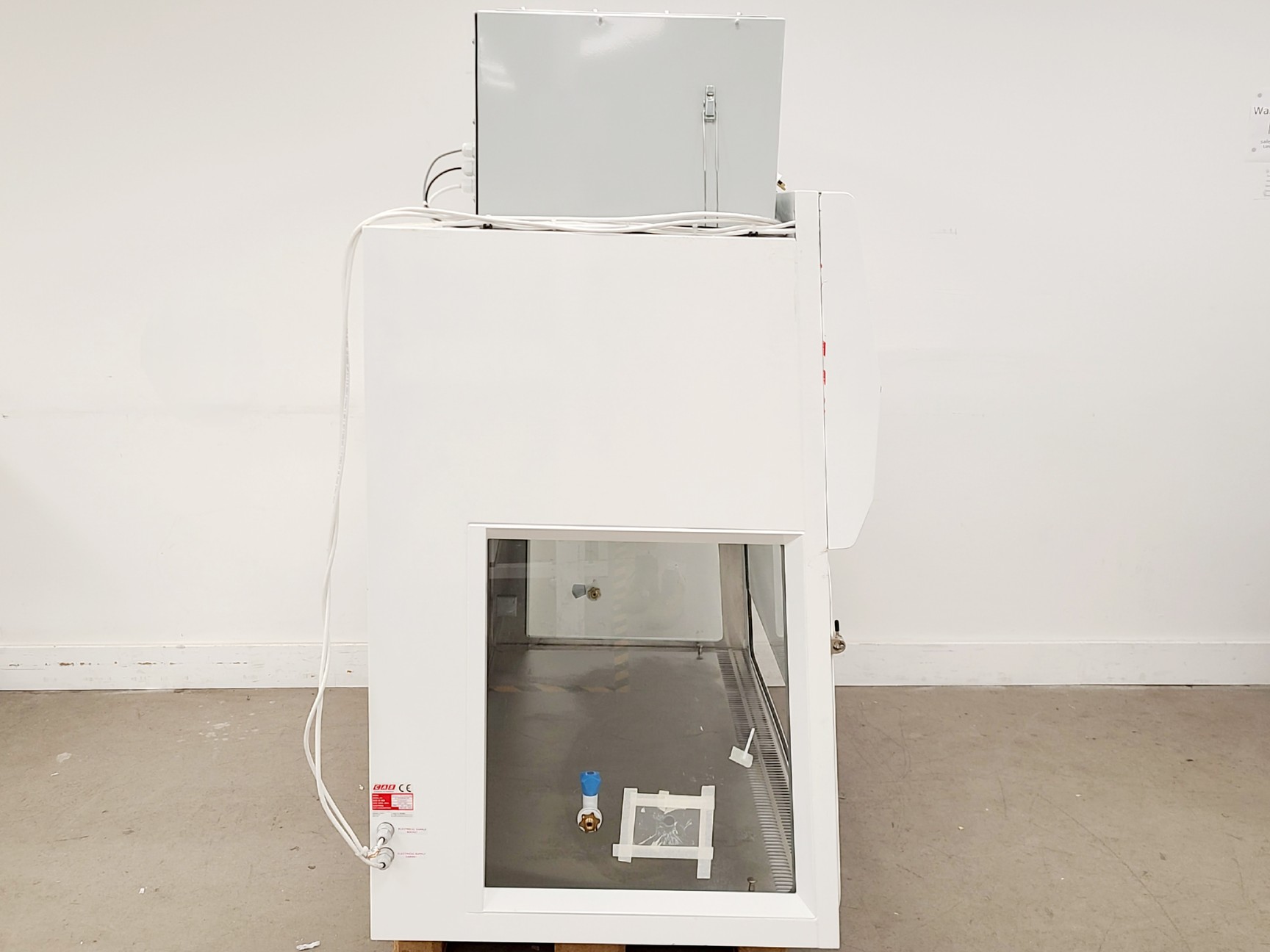 Image of CAS BioMAT 2 1500 Class II Microbiological Safety Cabinet w/ Stand