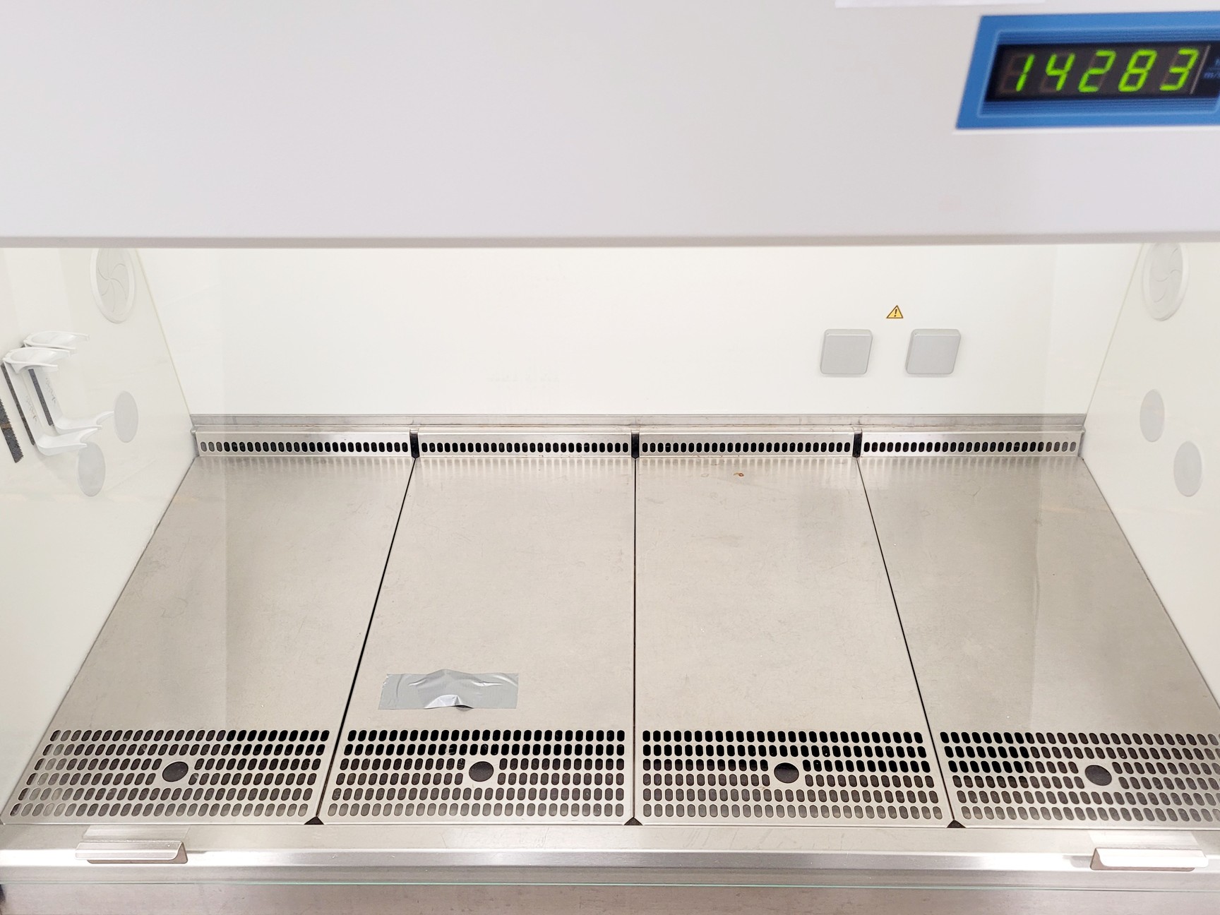 Image of Thermo Scientific MSC-Advantage 1.2 Safety Cabinet w/ Stand Lab