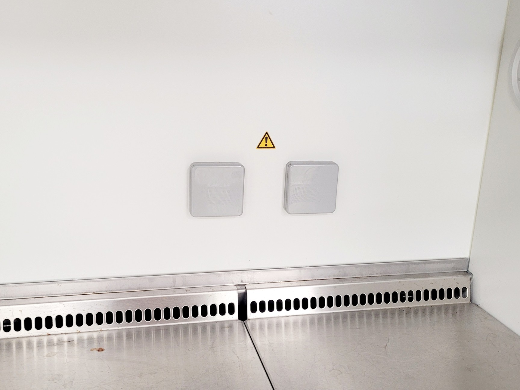 Image of Thermo Scientific MSC-Advantage 1.2 Safety Cabinet w/ Stand Lab