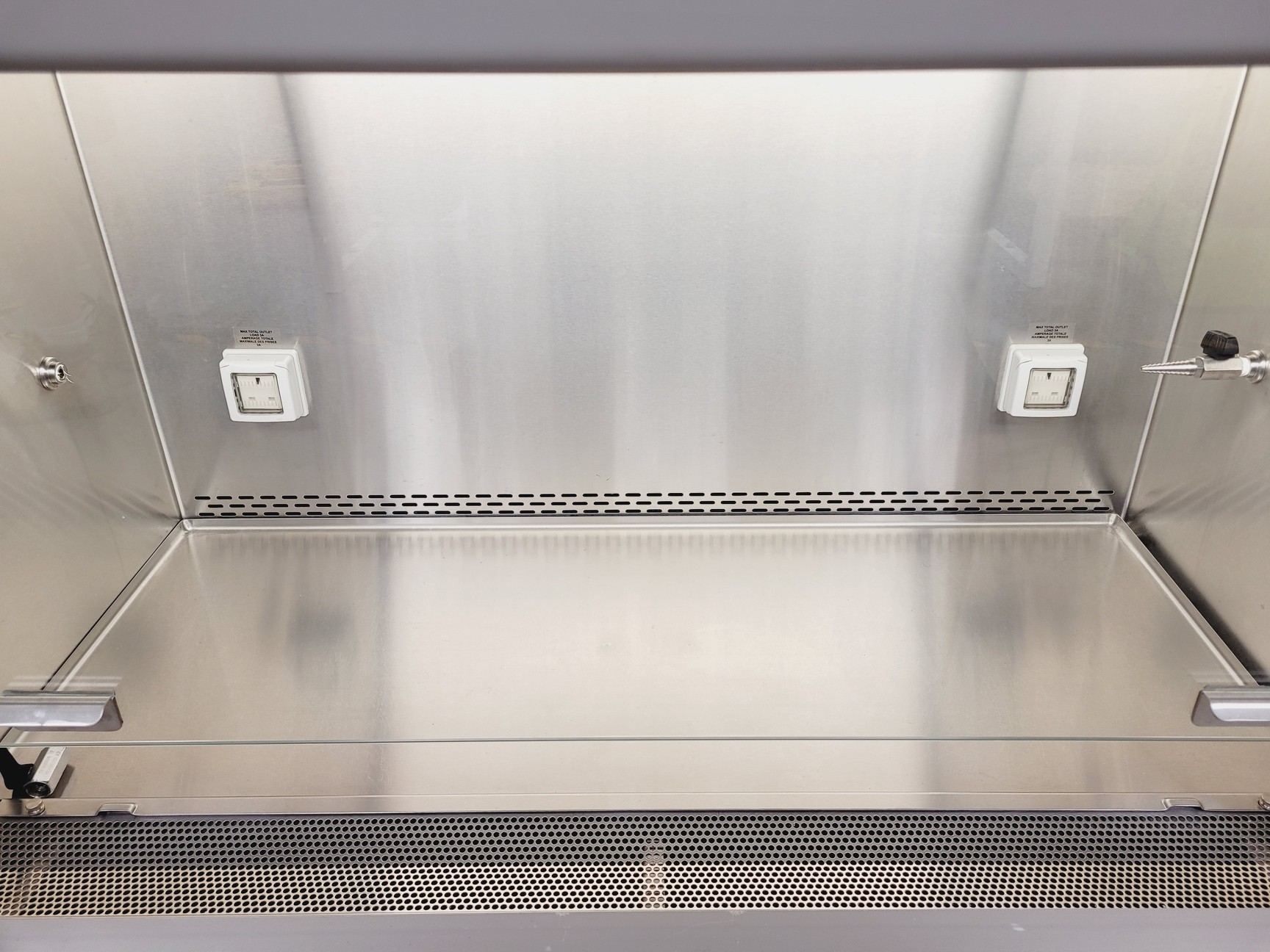 Image of Nuaire NU-437-400S Class II Biological Safety Cabinet Lab