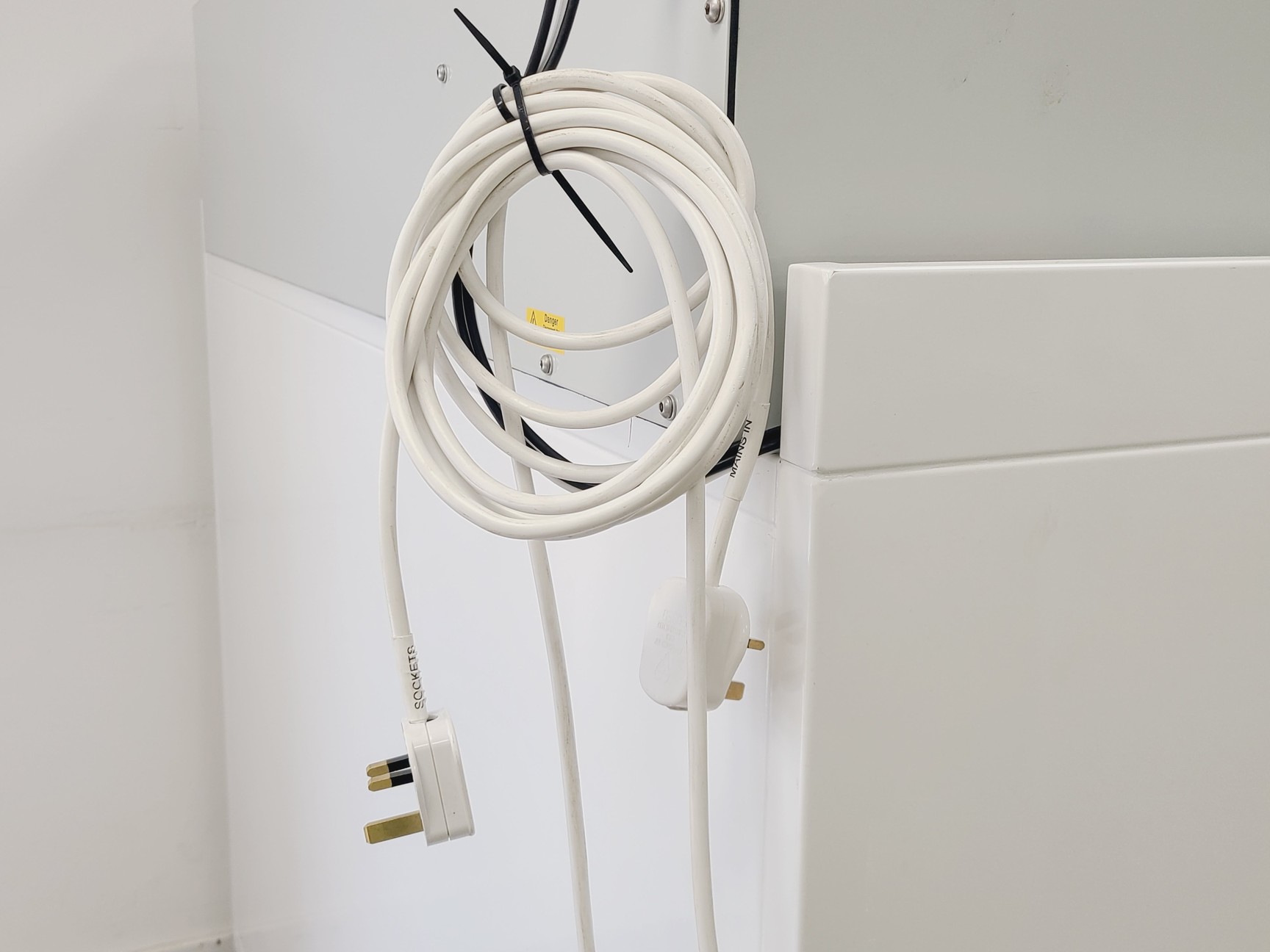Image of CAS BioMAT 2 1800 Class II Microbiological Safety Cabinet Lab