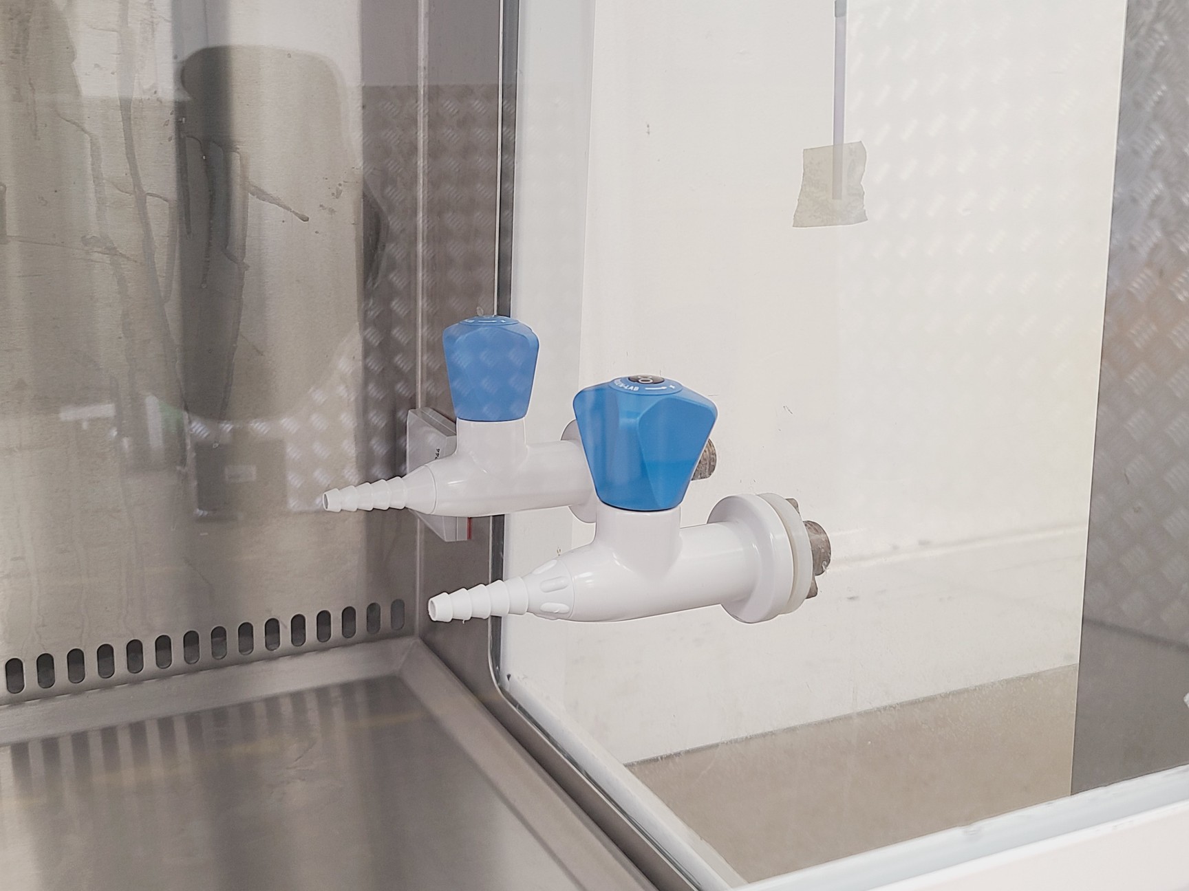 Image of CAS BioMAT 2 1800 Class II Microbiological Safety Cabinet Lab