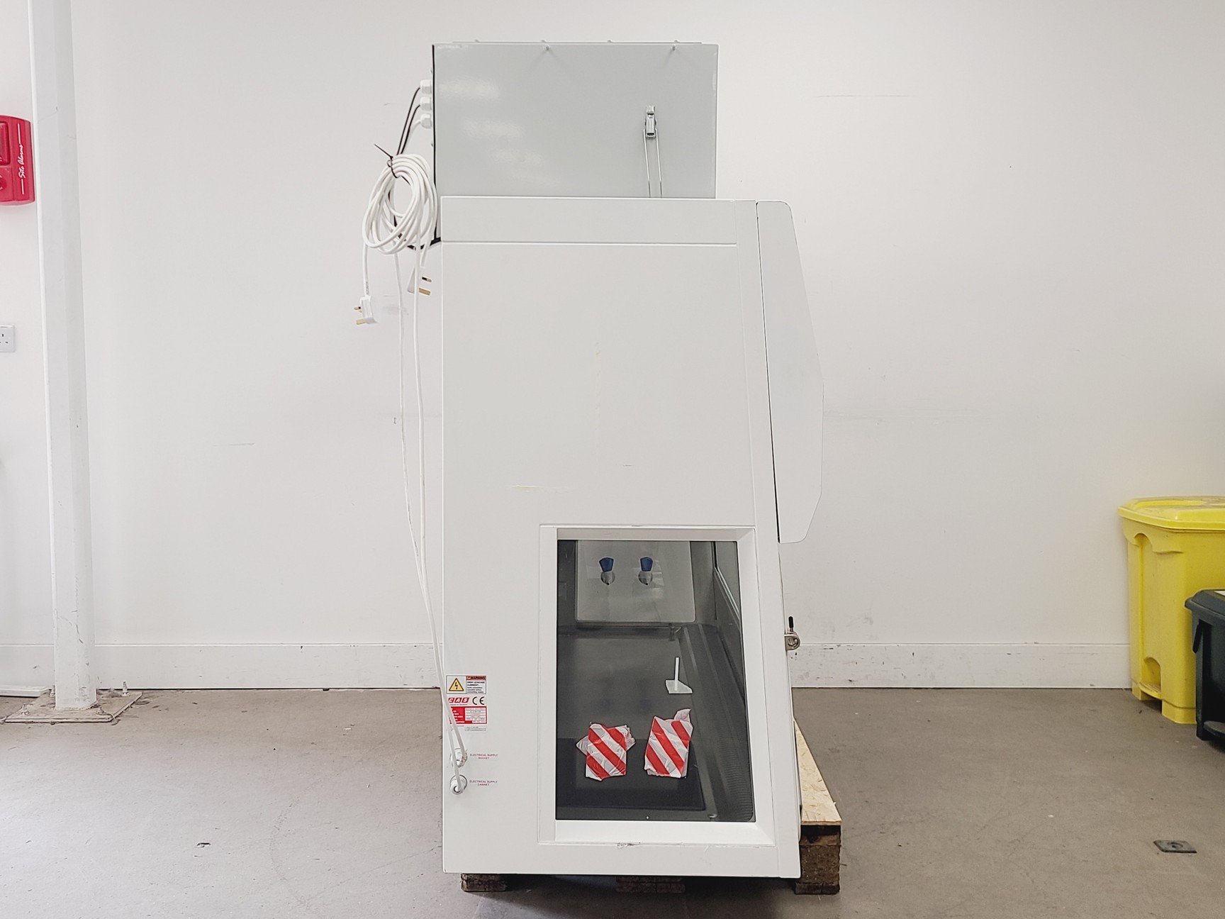 Image of CAS BioMAT 2 1800 Class II Microbiological Safety Cabinet Lab