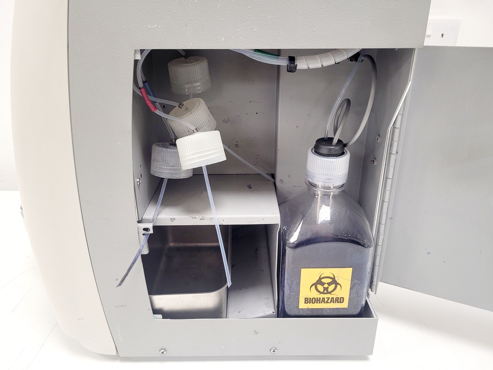 Image of Beckman Coulter Vi-Cell XR Cell Viability Analyzer Lab