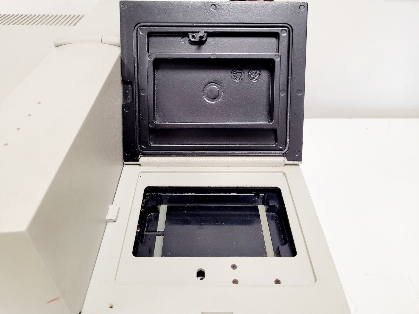 Image of PE Applied Biosystems Tropix TR717 Microplate Luminometer Lab
