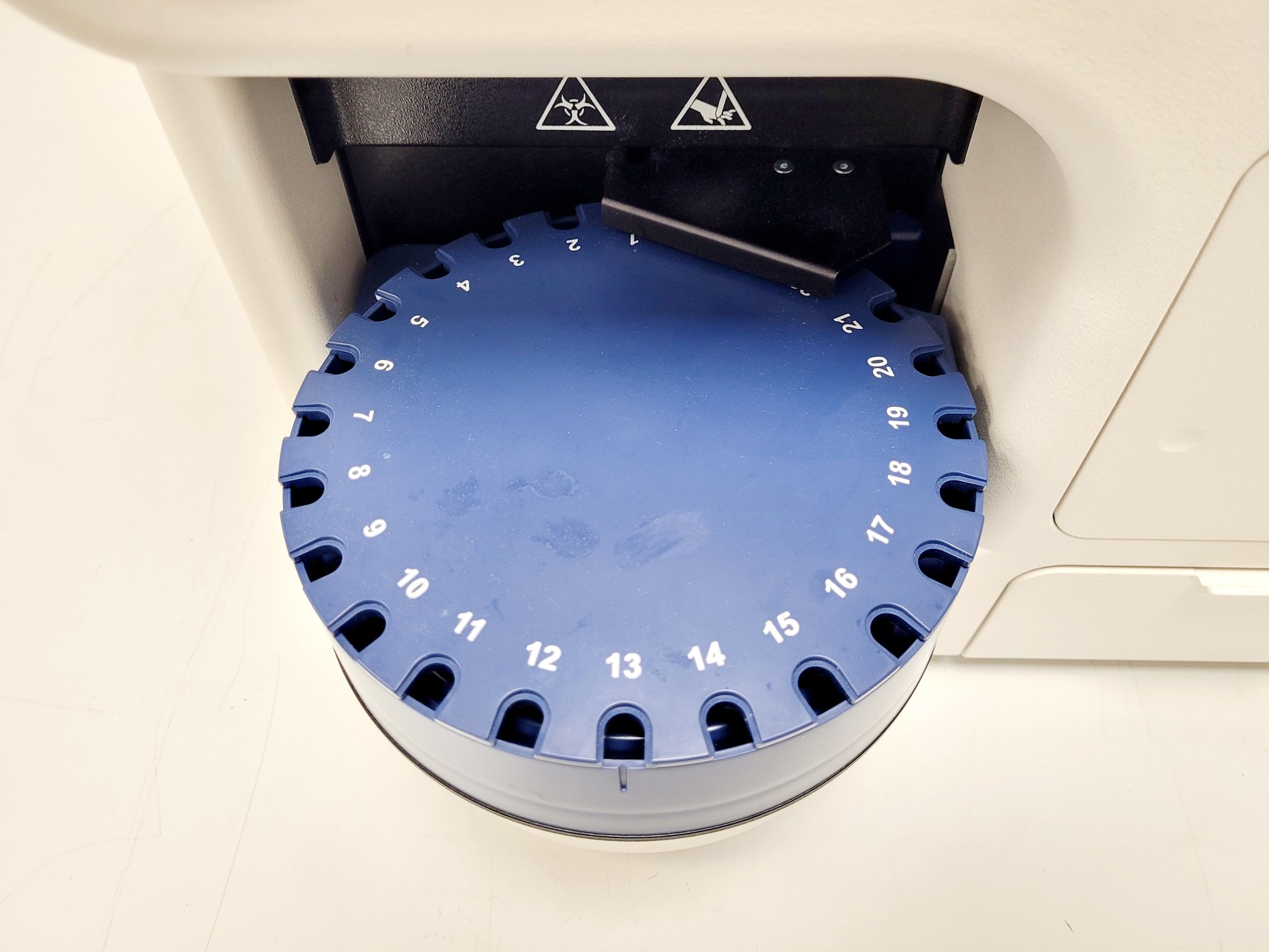Image of Beckman Coulter Vi-Cell Blu Cell Viability Analyser System Lab