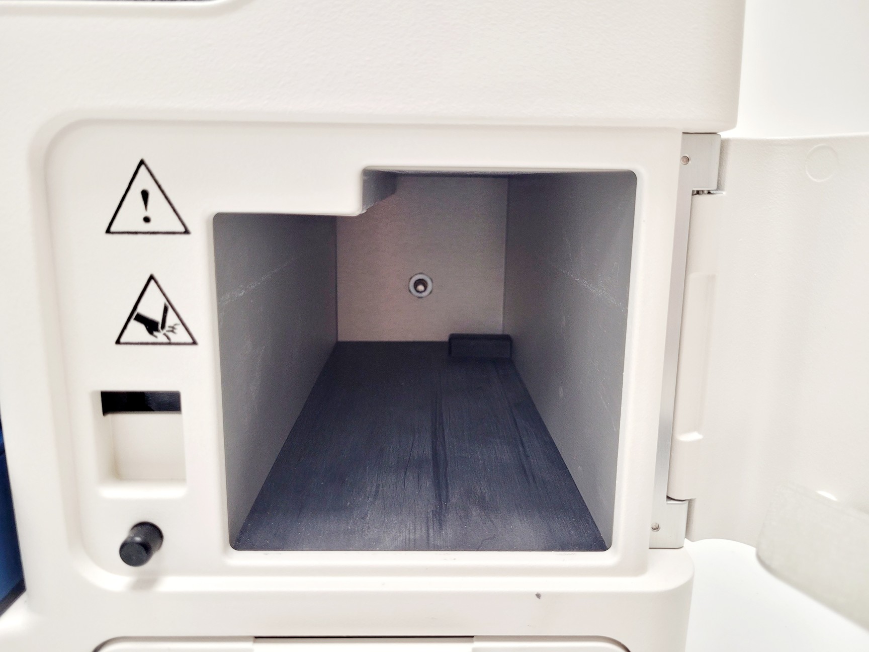 Image of Beckman Coulter Vi-Cell Blu Cell Viability Analyser System Lab