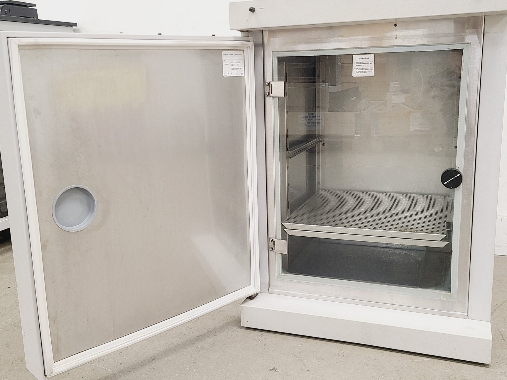 Image of New Brunswick PO6205372 CO2 Incubator Lab