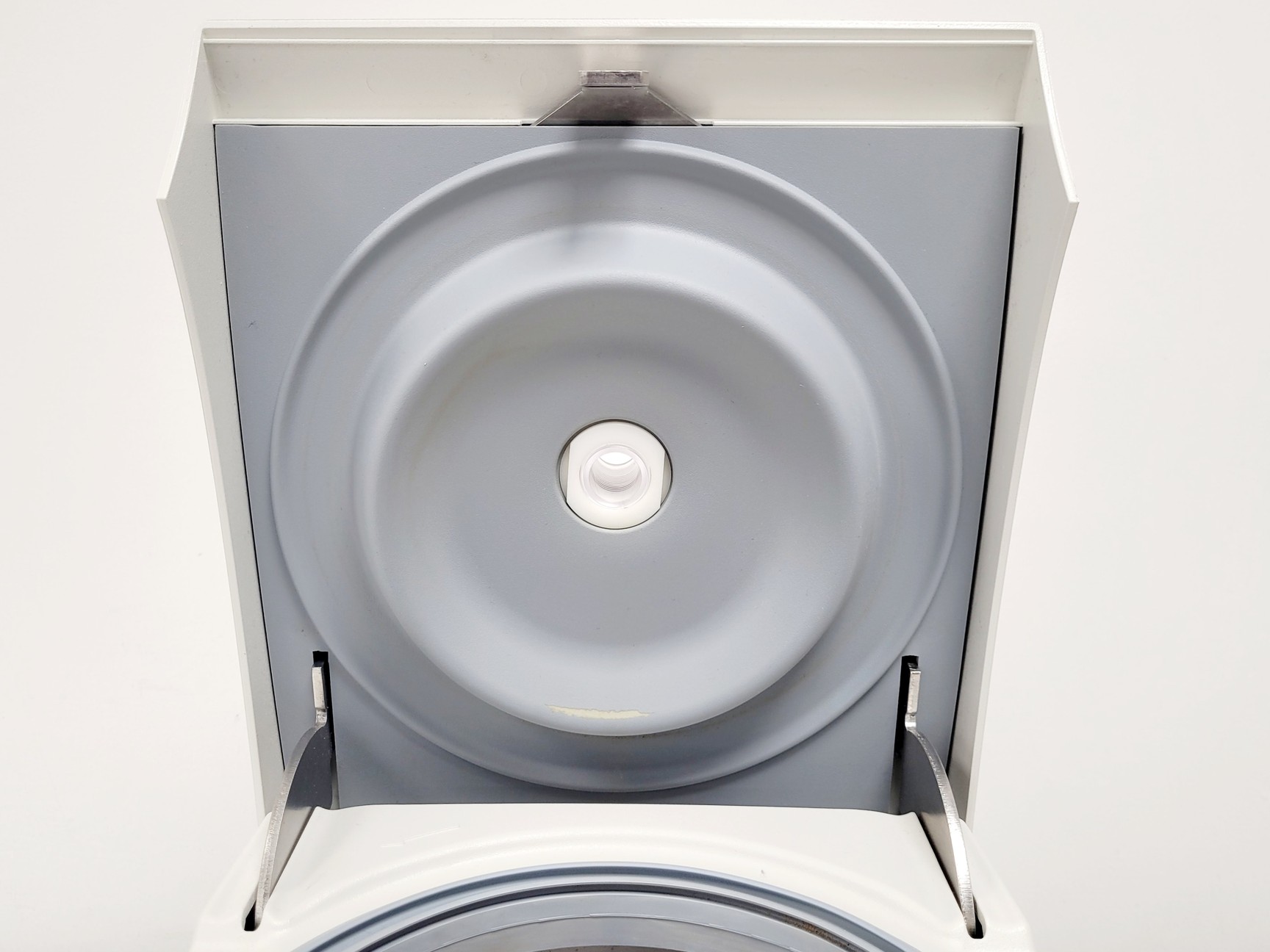 Image of Thermo Scientific Fresco 21 Benchtop Centrifuge W/ 75003424 Rotor