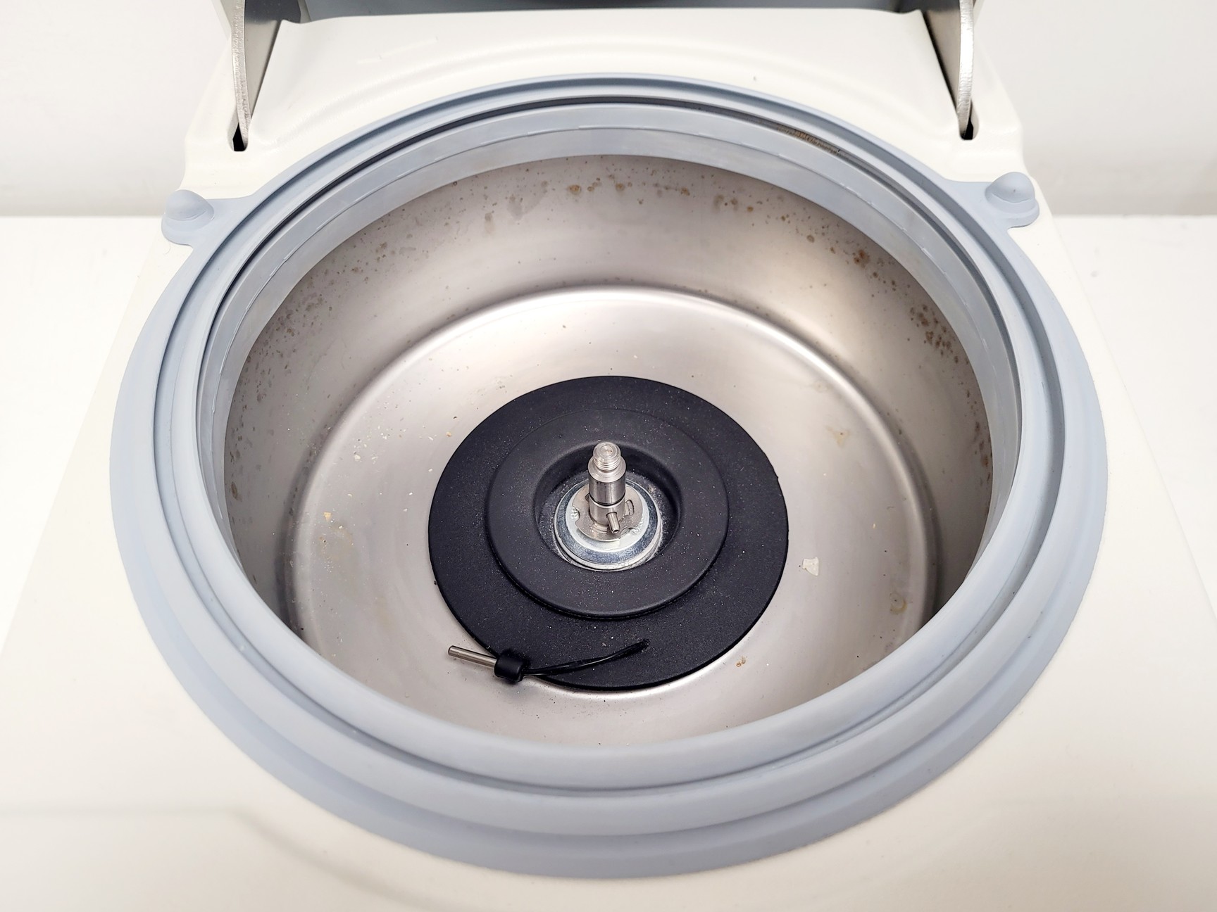 Image of Thermo Scientific Fresco 21 Benchtop Centrifuge W/ 75003424 Rotor