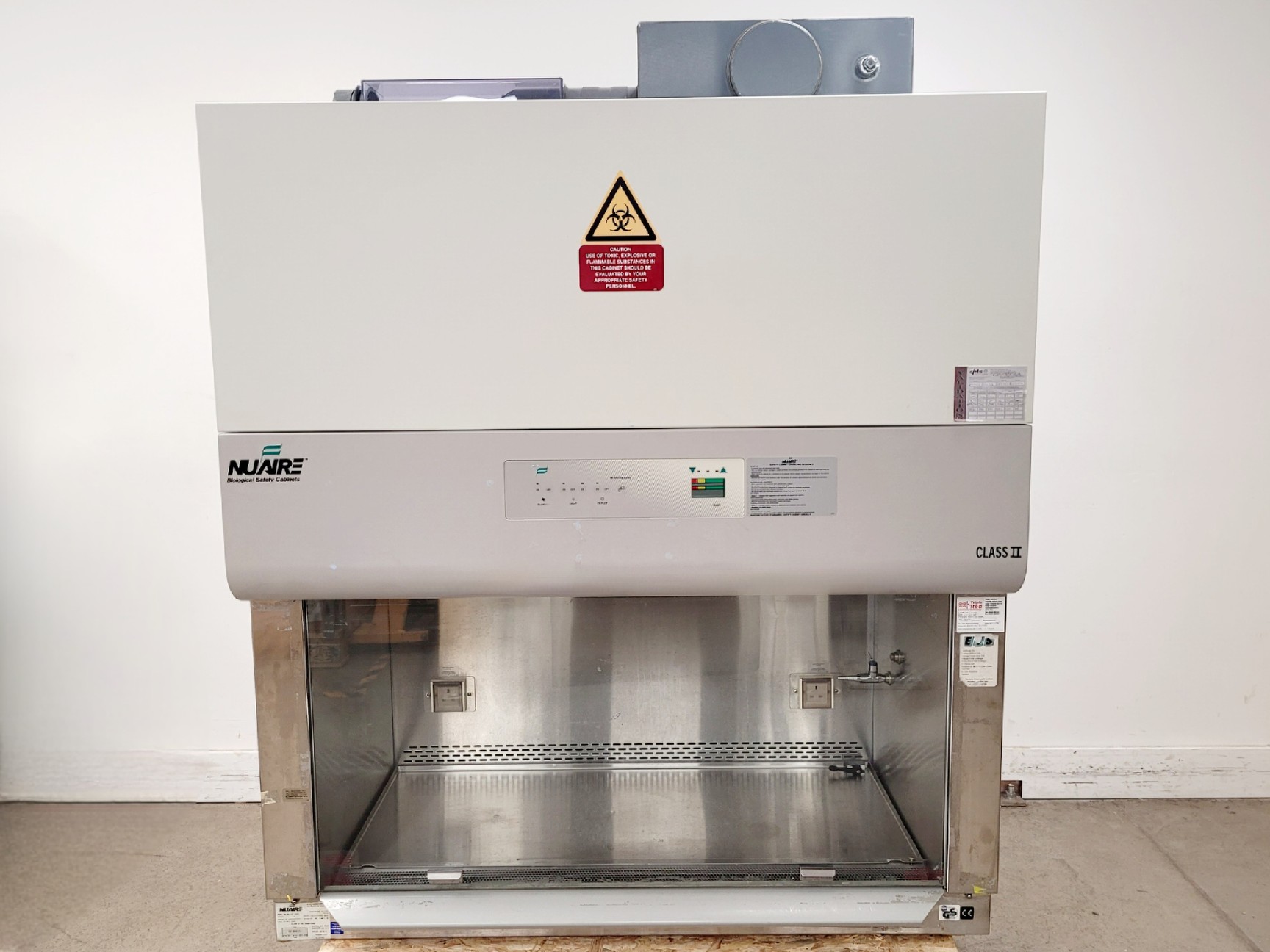 Image of Nuaire NU-437-400E Class II Safety Cabinet Lab