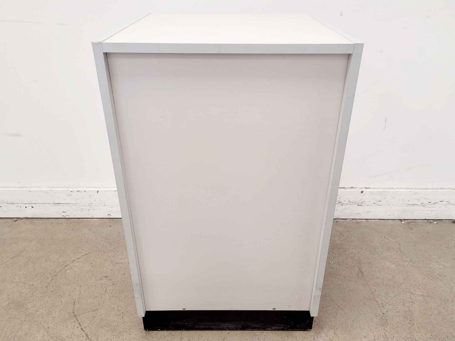 Image of Job lot of 6 x 4-Drawer Underbench Chests of Drawers Lab