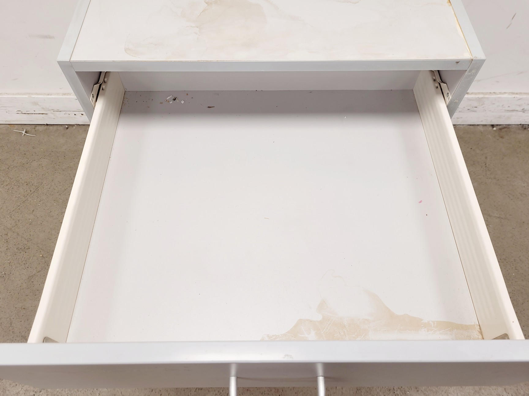 Image of Job lot of 6 x 4-Drawer Underbench Chests of Drawers Lab