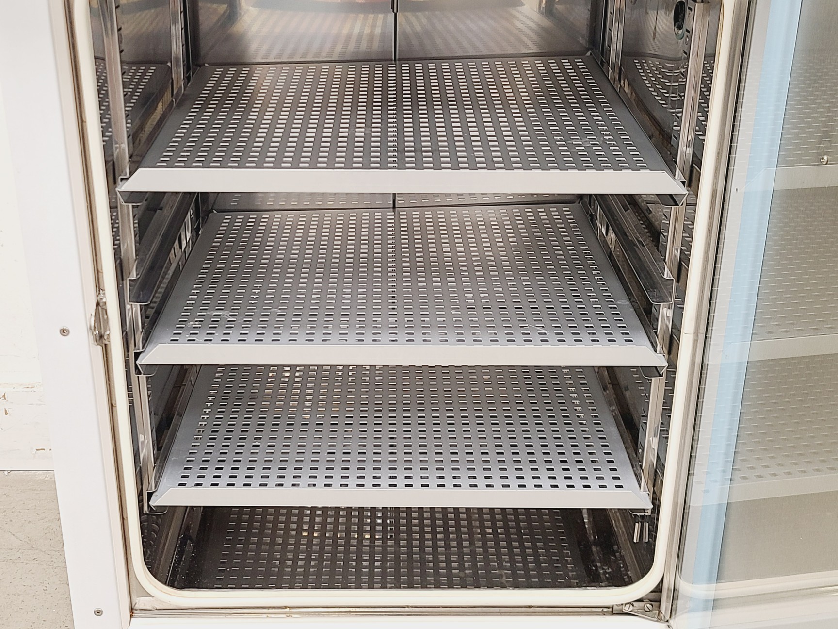 Image of LEEC GA2000 Research CO2 Incubator