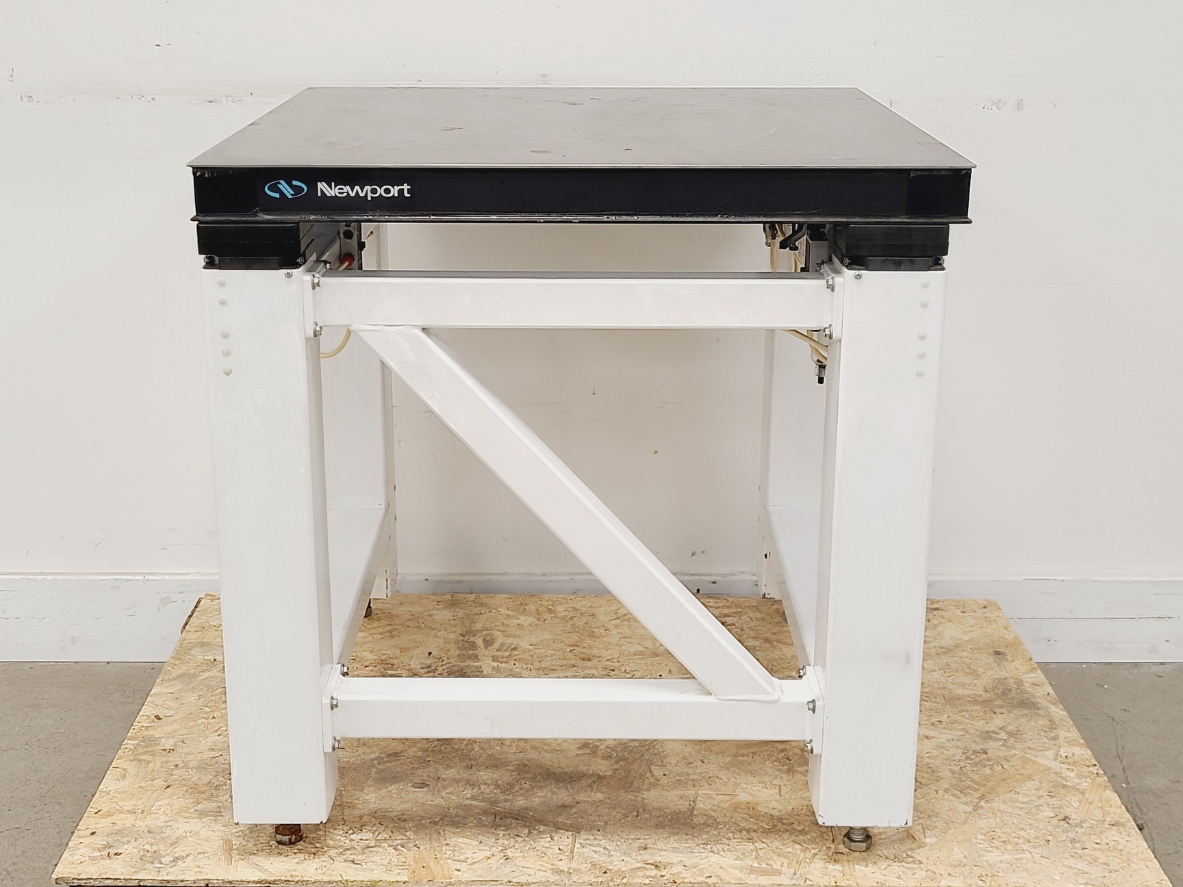 Image of Newport VH3030-OPT Anti-Vibration Table 75x75x76cm