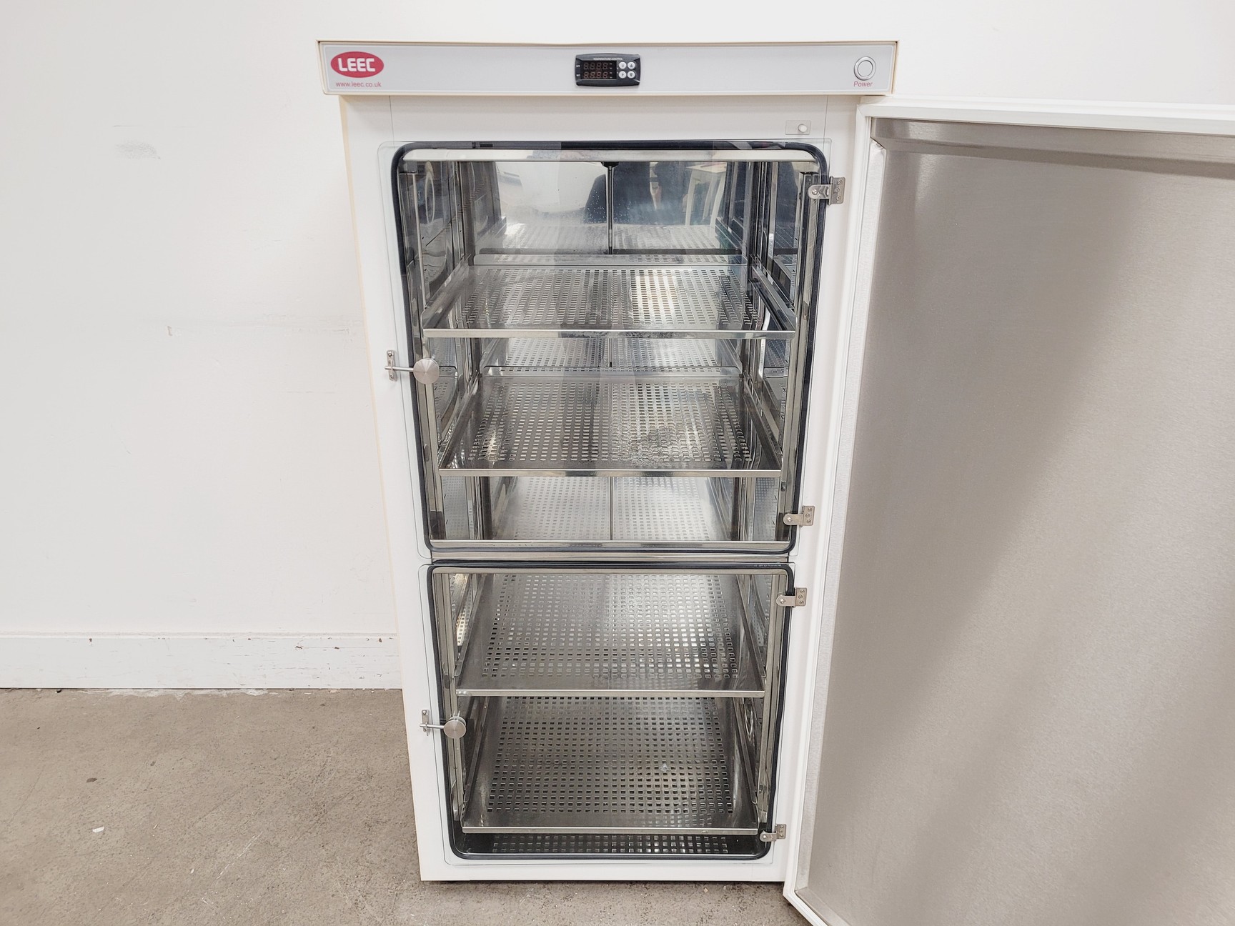 Image of LEEC C330 Classic Incubator Lab
